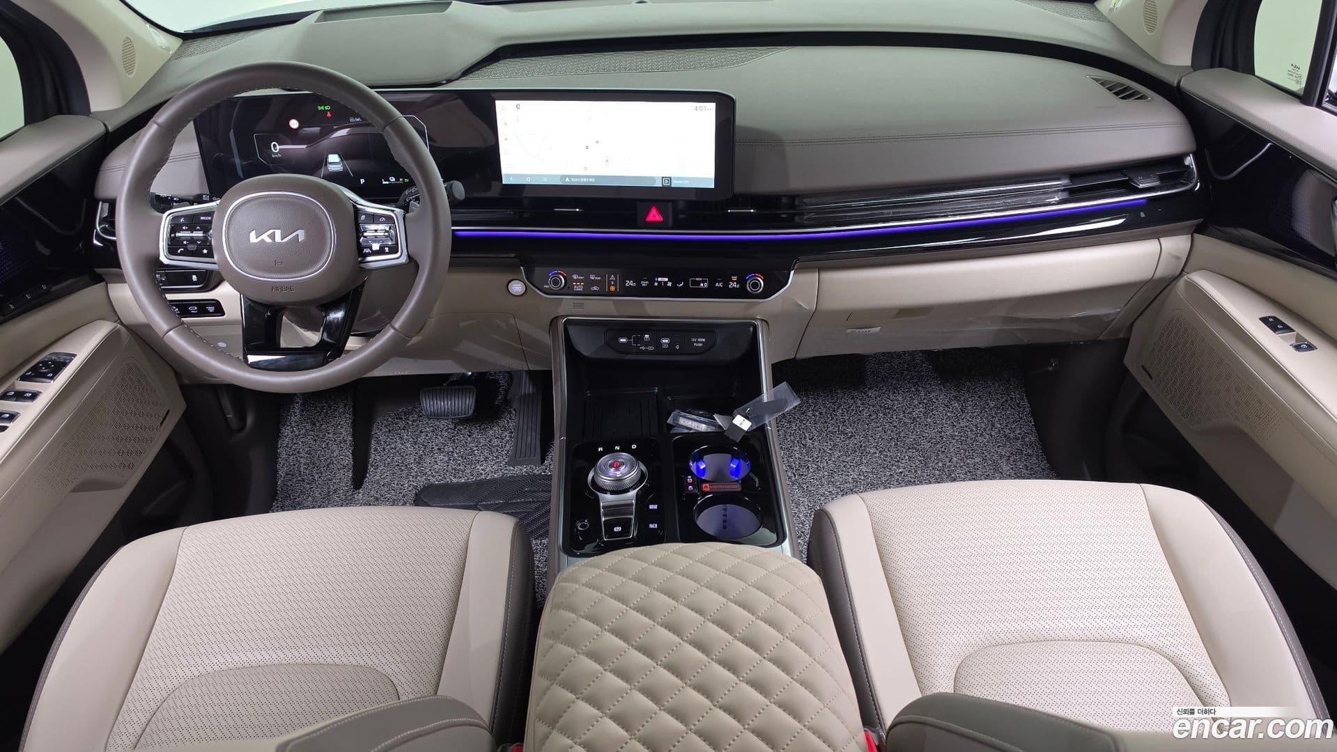Main__Slider__Photo:Canival Kia 2024.6-6