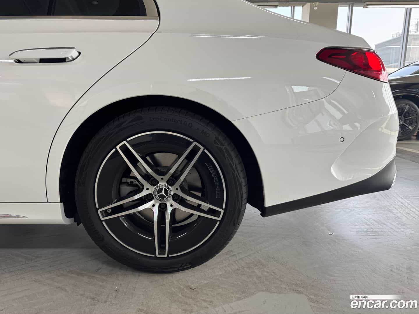 E-Class Mercedes-Benz 2025.11-INNER-008