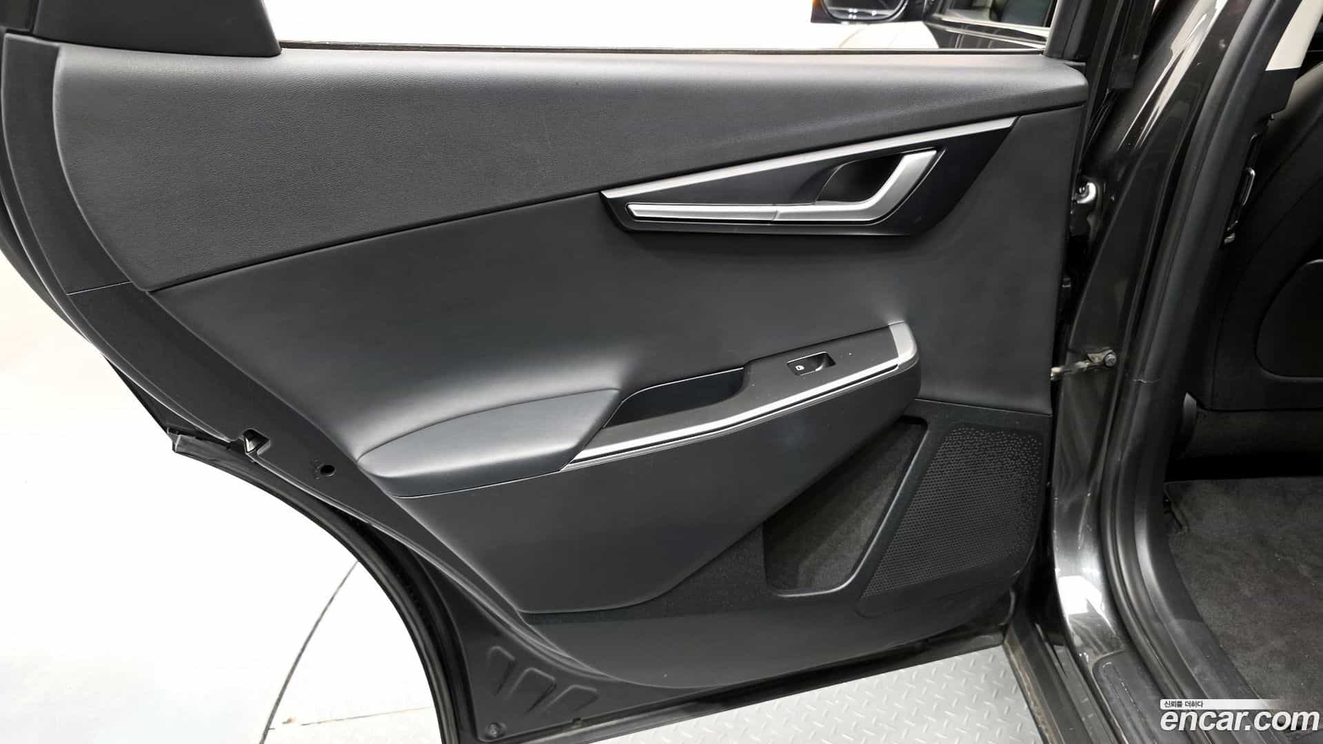 EV6 Kia 2022.2-INNER-035