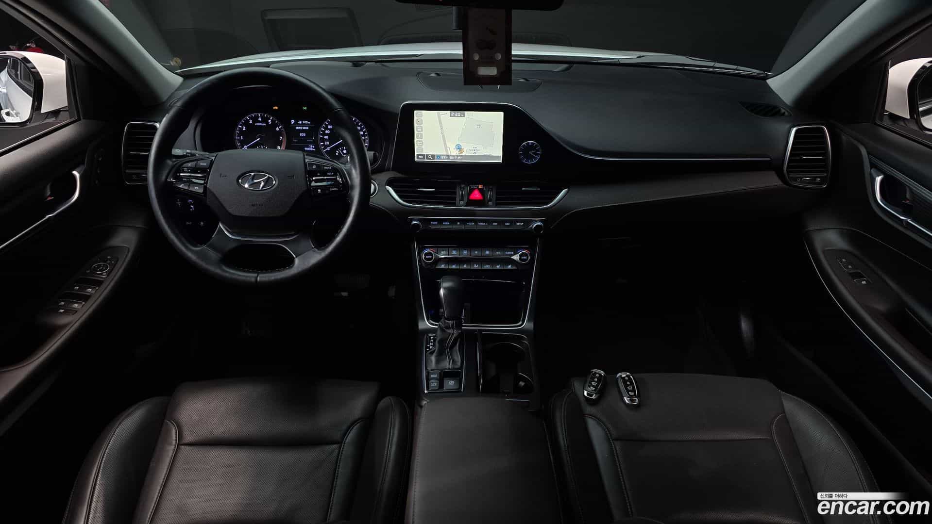 Grandeur Hyundai 2017.2-INNER-007