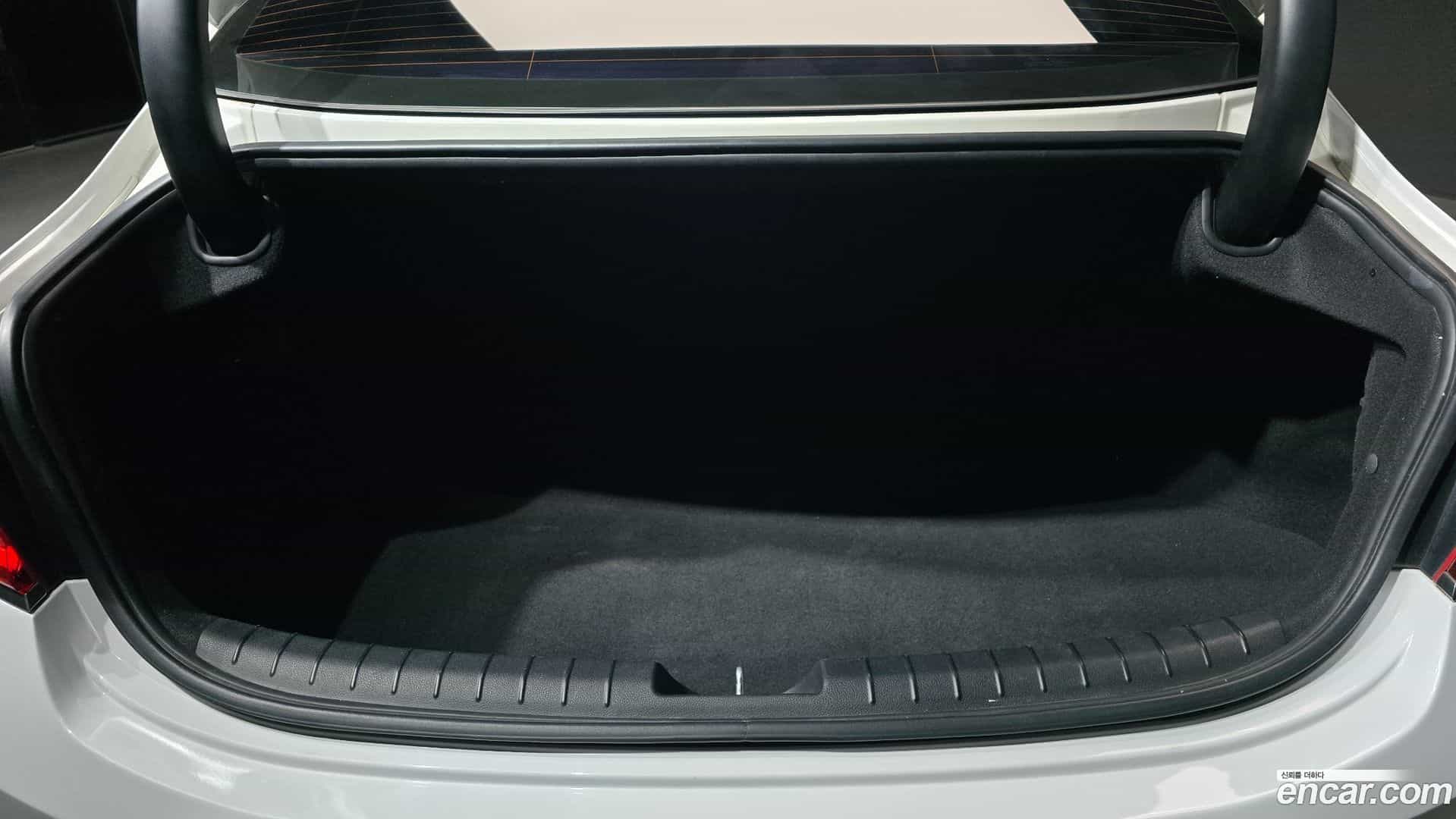 Grandeur Hyundai 2017.2-OPTION-024