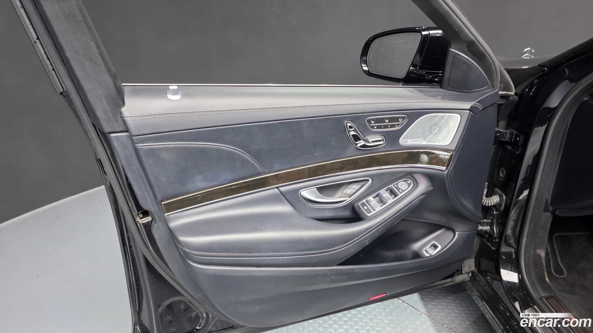 S-Class Mercedes-Benz 2015.2-INNER-034
