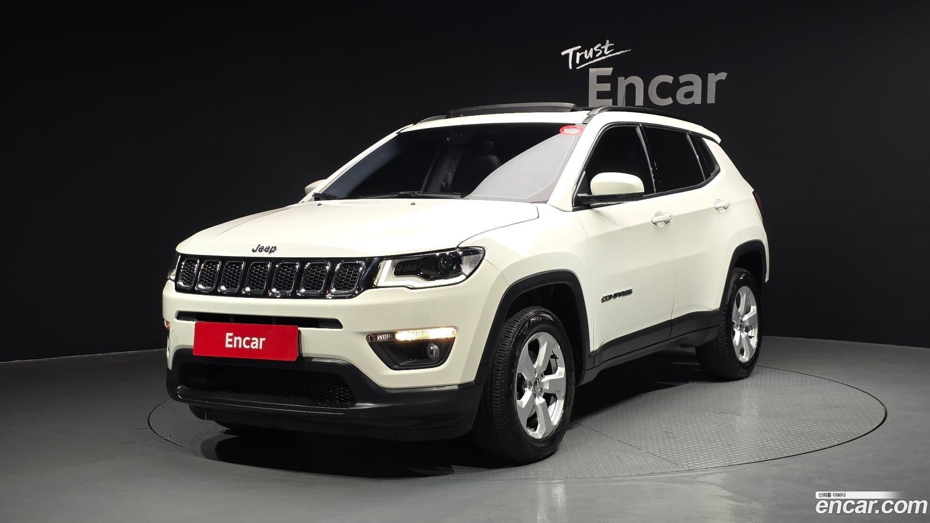 Main__Slider__Photo:Compass Jeep 2018.10-0
