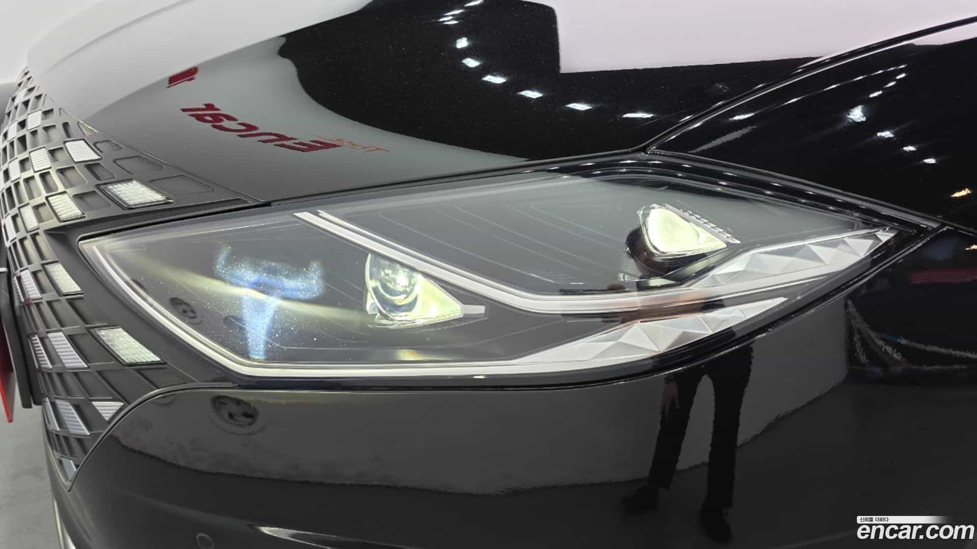 Grandeur Hyundai 2021.1-OUTER-032