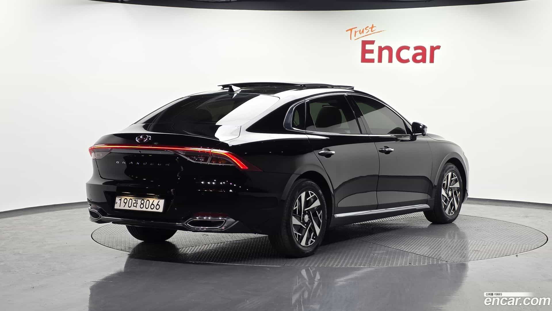 Grandeur Hyundai 2022.2-OUTER-002