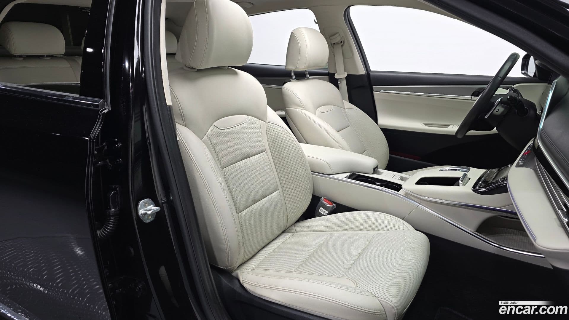 Main__Slider__Photo:Grandeur Hyundai 2022.2-11