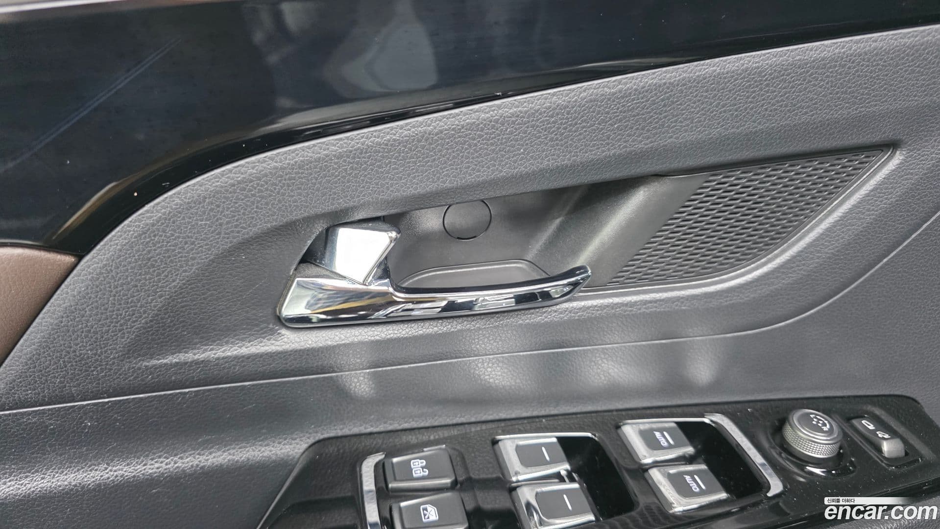 Main__Slider__Photo:KORANDO KG Mobility 2019.5-27