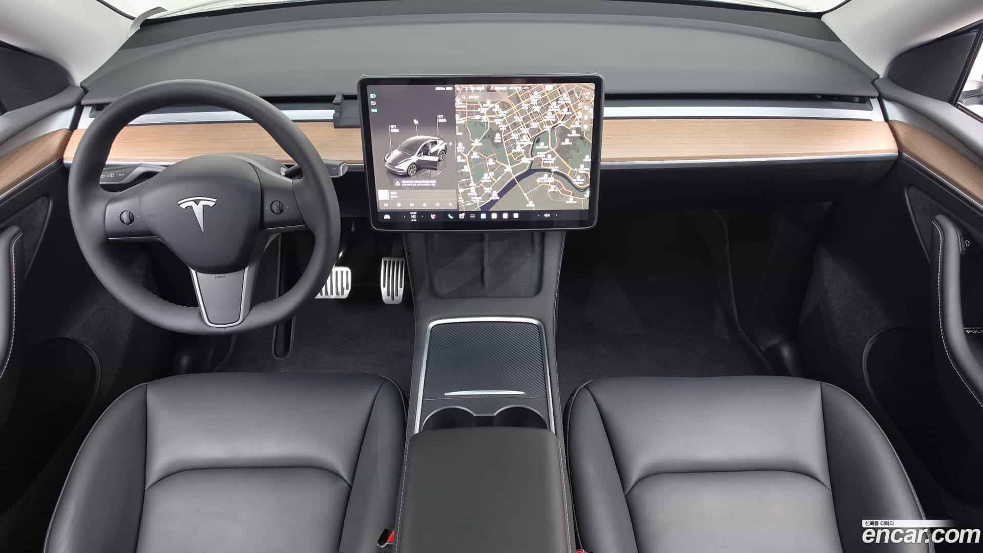 Model Y Tesla 2025.1-INNER-007