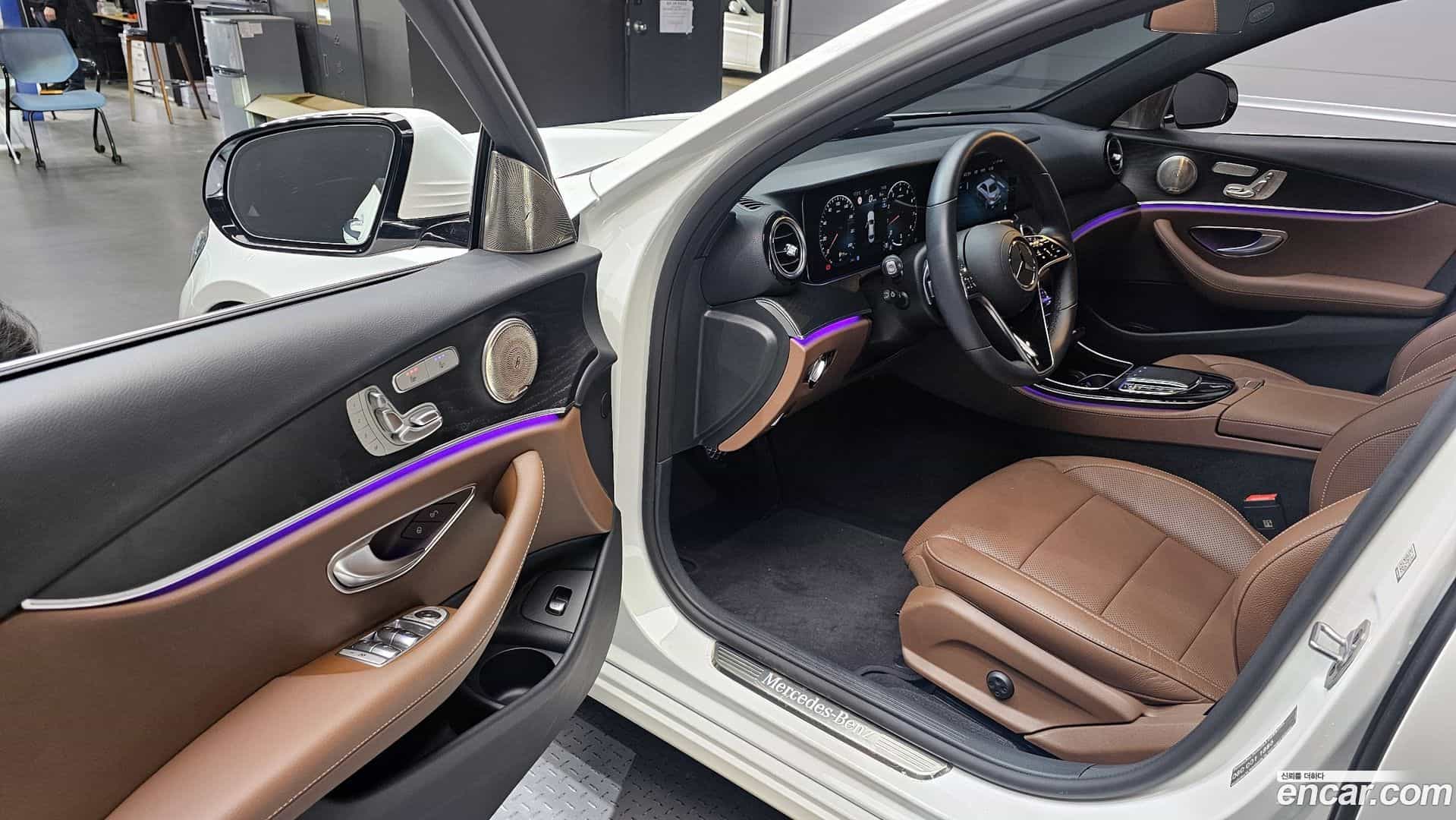 E-Class Mercedes-Benz 2023.8-INNER-010