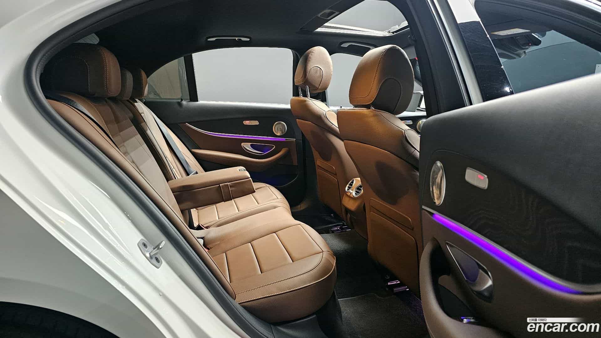 E-Class Mercedes-Benz 2023.8-OPTION-015