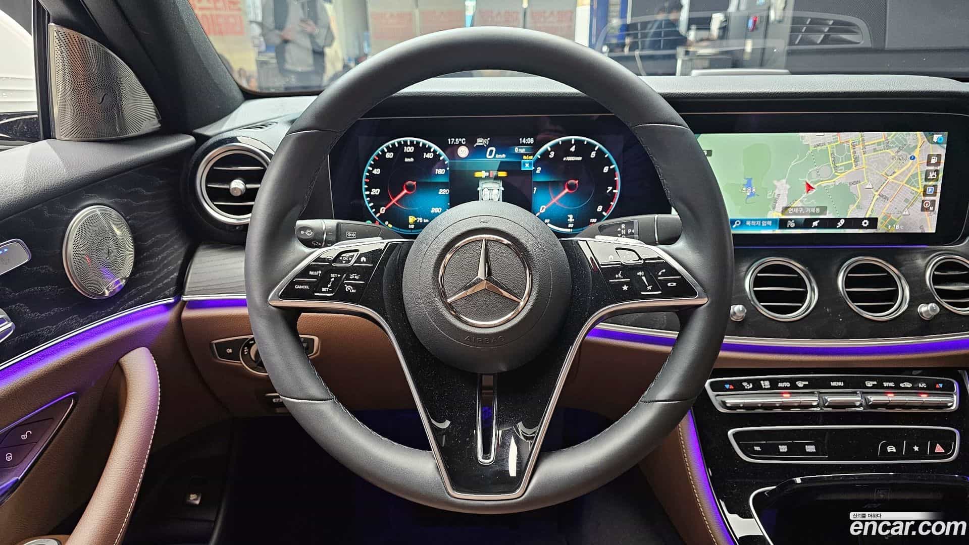 E-Class Mercedes-Benz 2023.8-OPTION-018