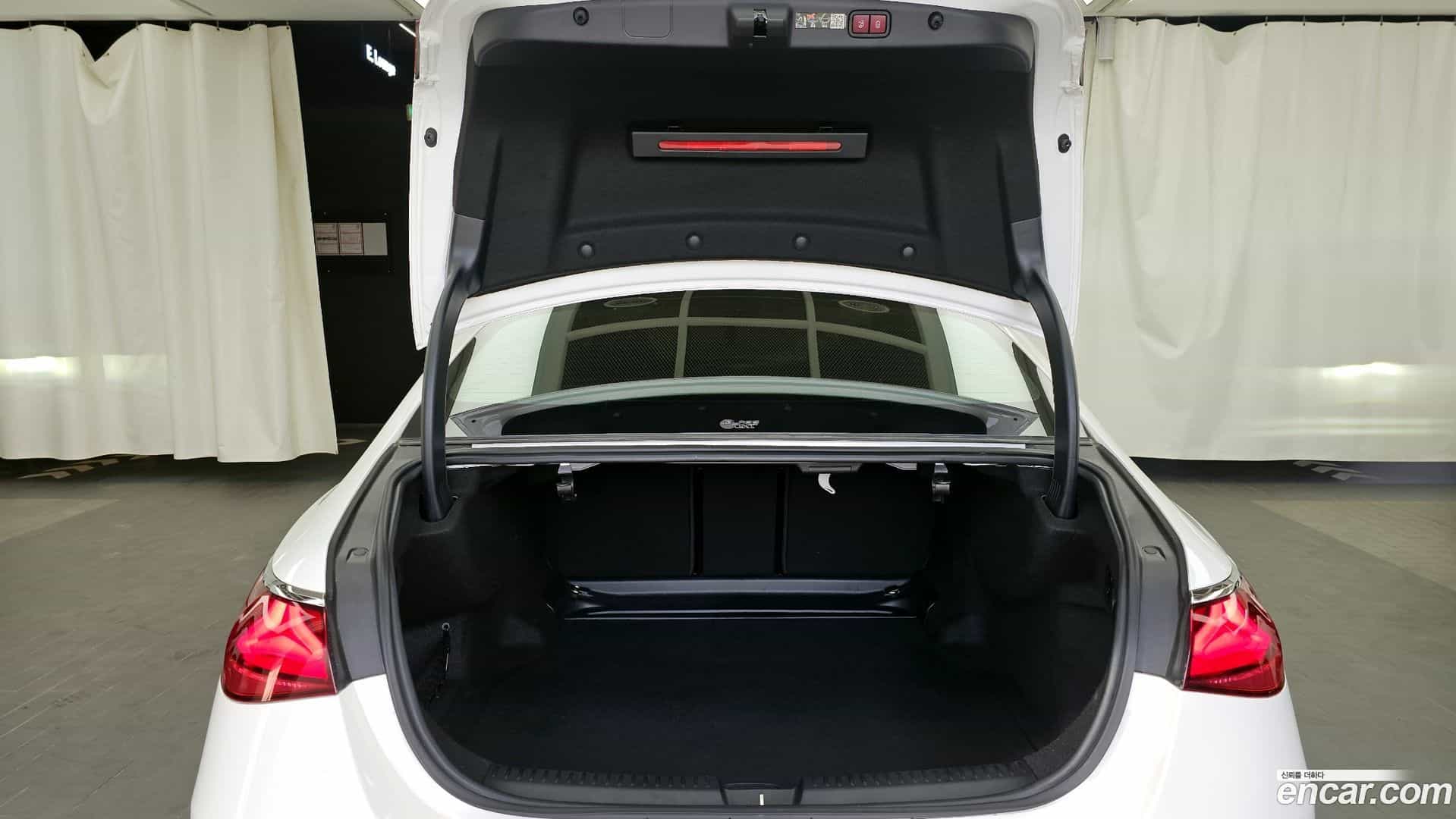 E-Class Mercedes-Benz 2024.5-OPTION-024