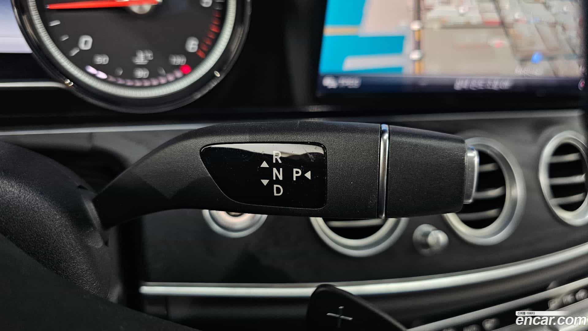E-Class Mercedes-Benz 2019.0-INNER-009
