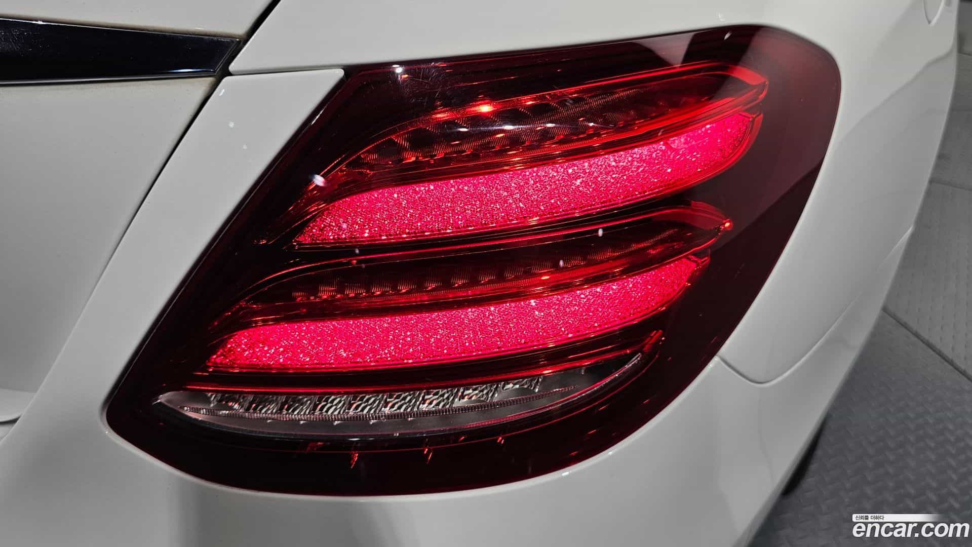 E-Class Mercedes-Benz 2019.0-OUTER-033