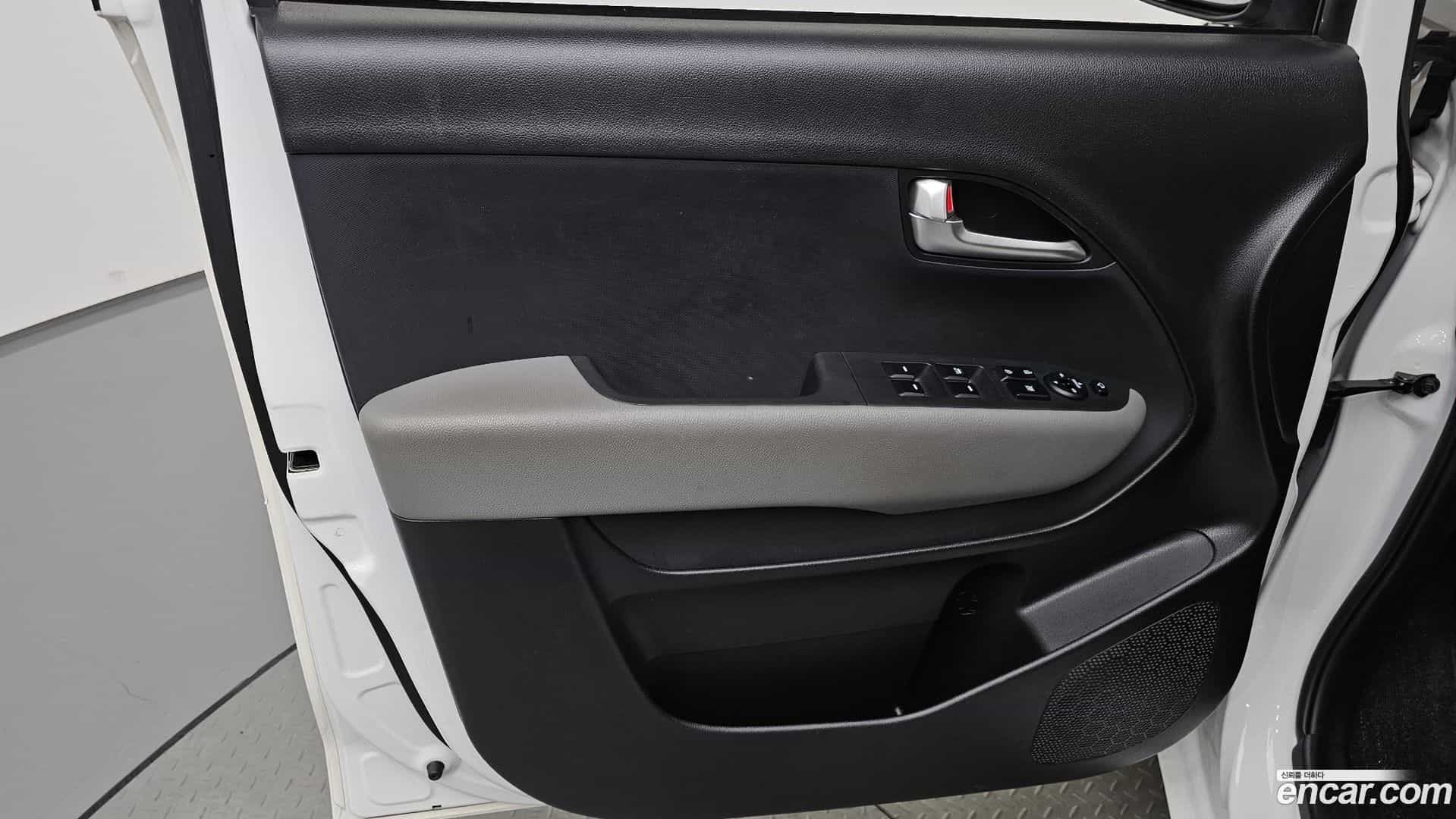 RAY Kia 2023.1-INNER-034