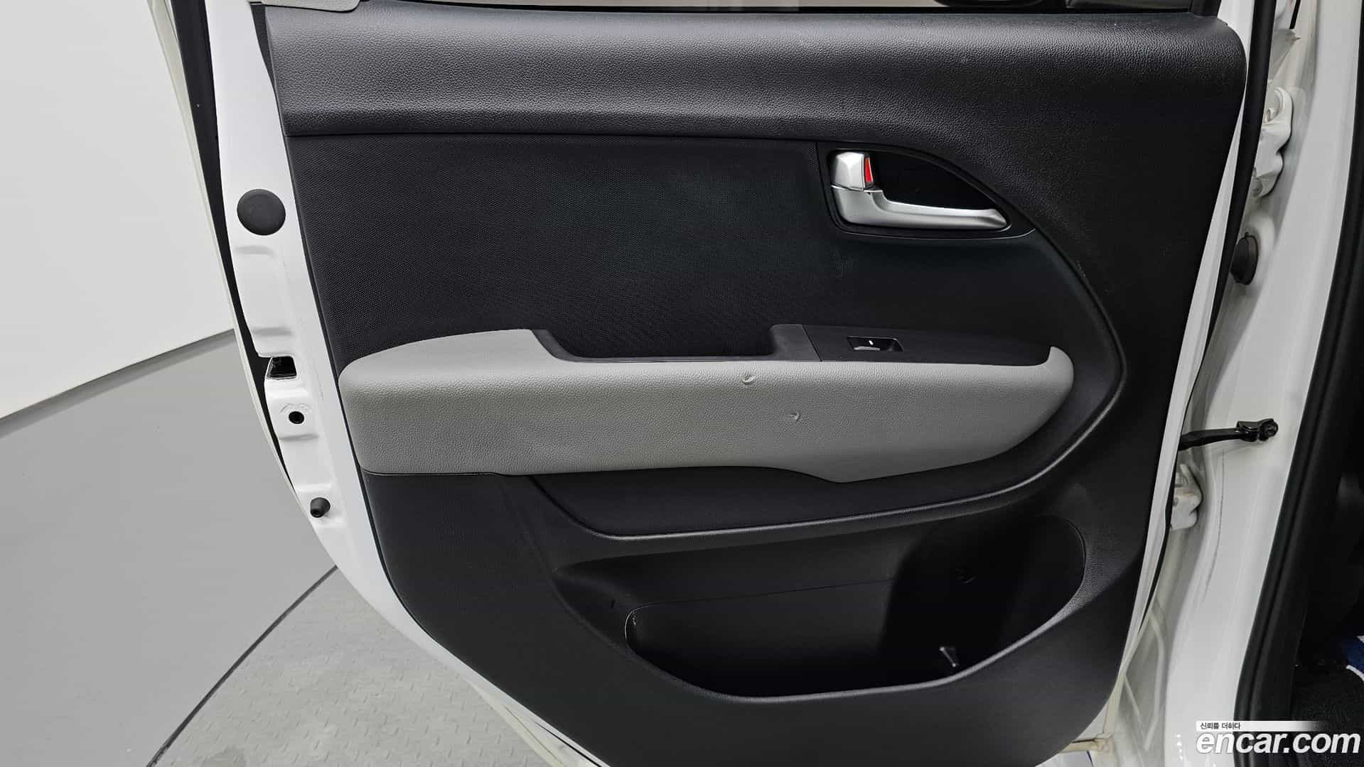 RAY Kia 2023.1-INNER-035