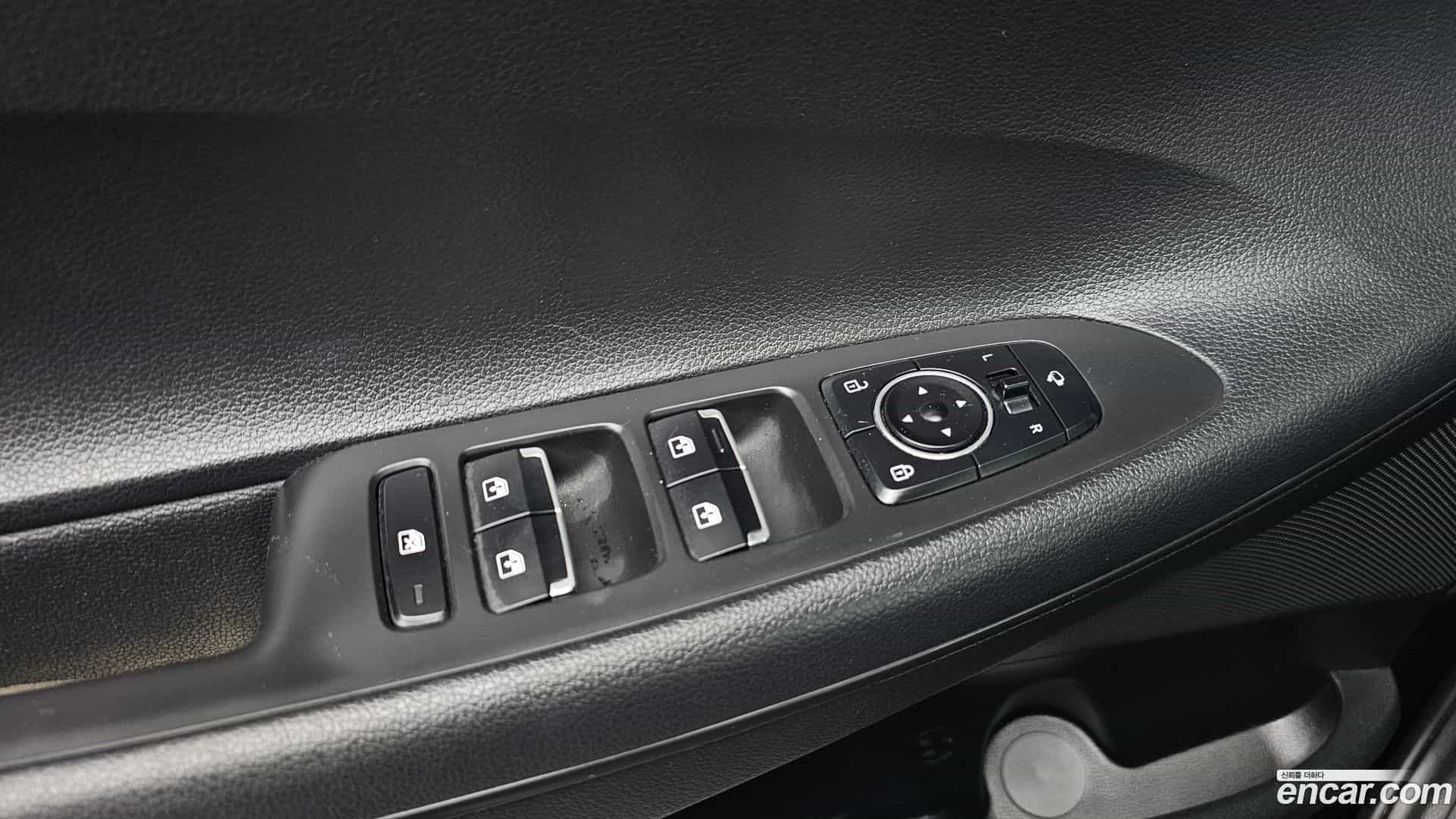 Grandeur Hyundai 2022.4-OPTION-015