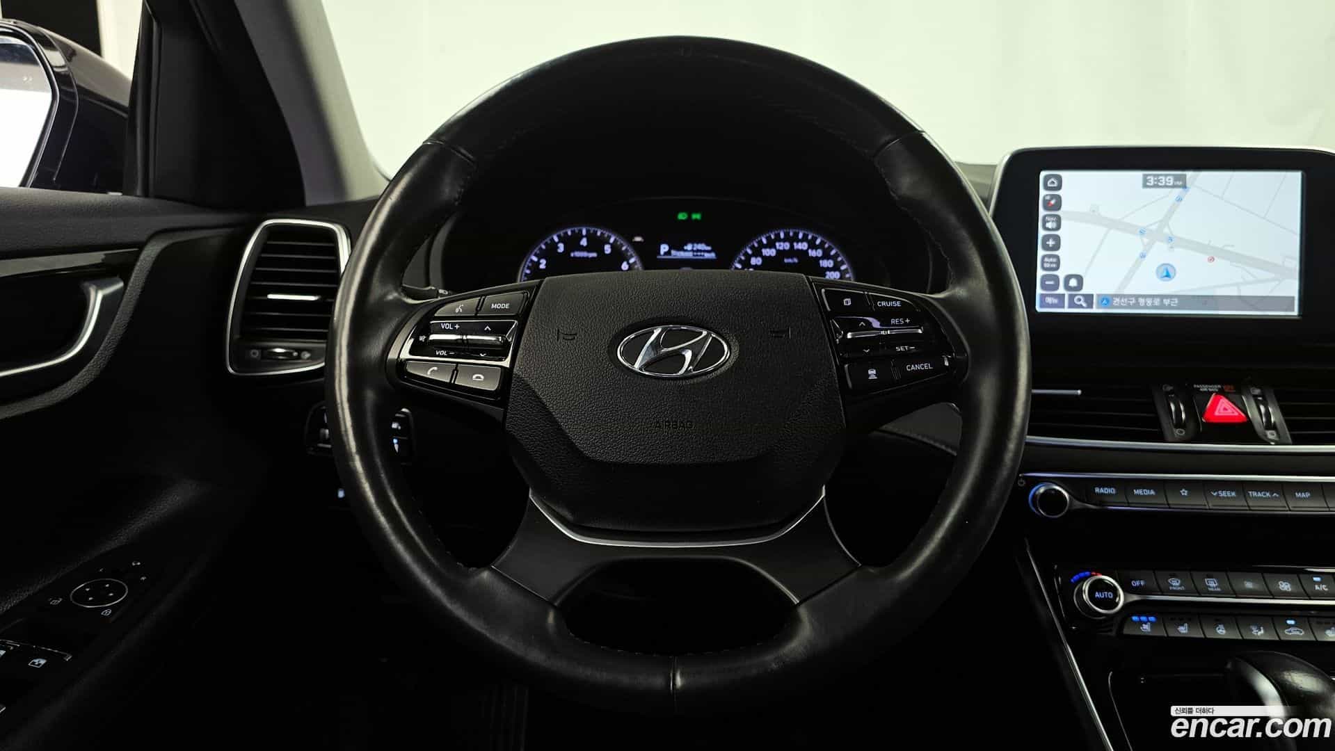 Grandeur Hyundai 2018.3-OPTION-017