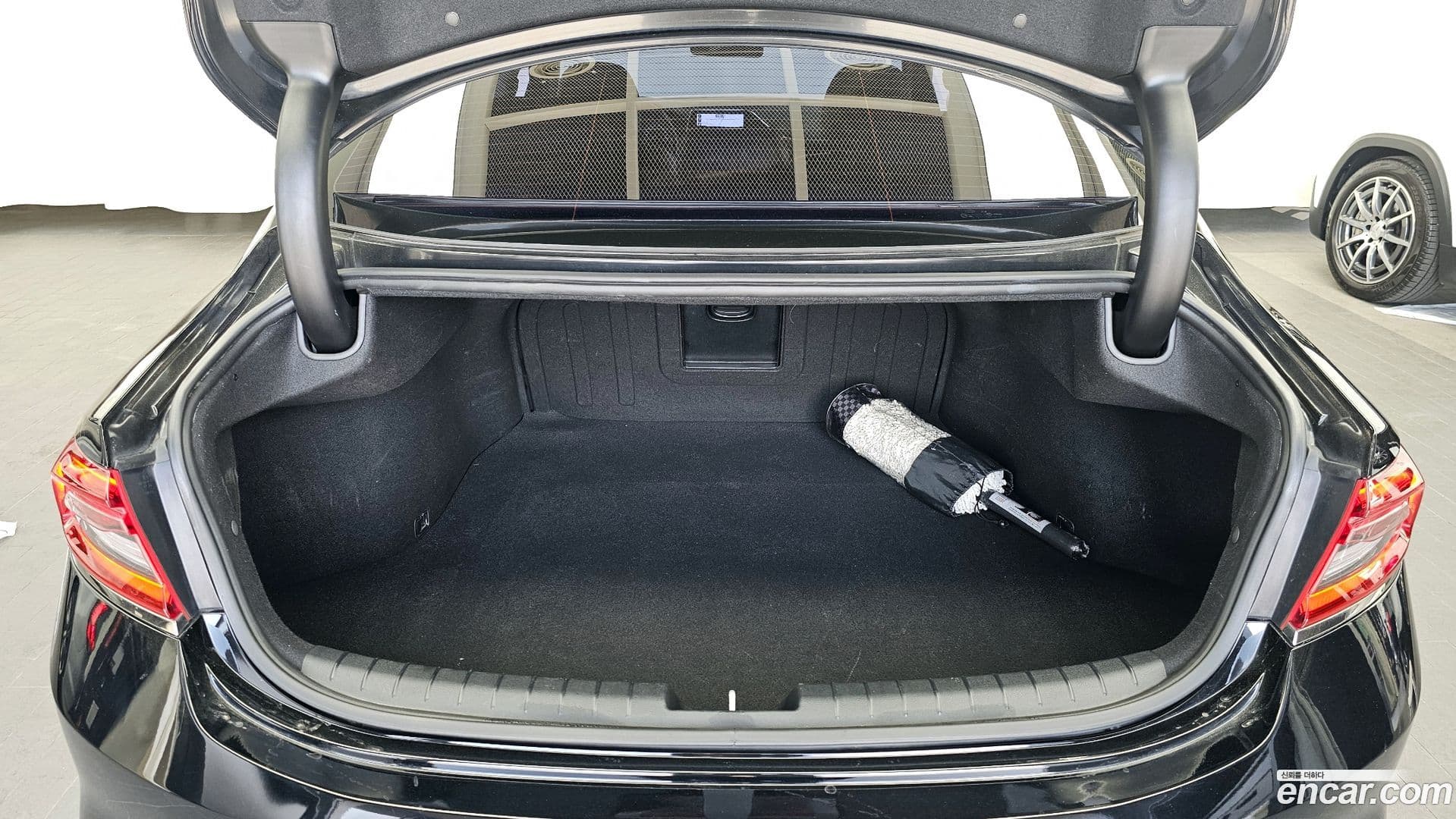 Main__Slider__Photo:Grandeur Hyundai 2018.3-19