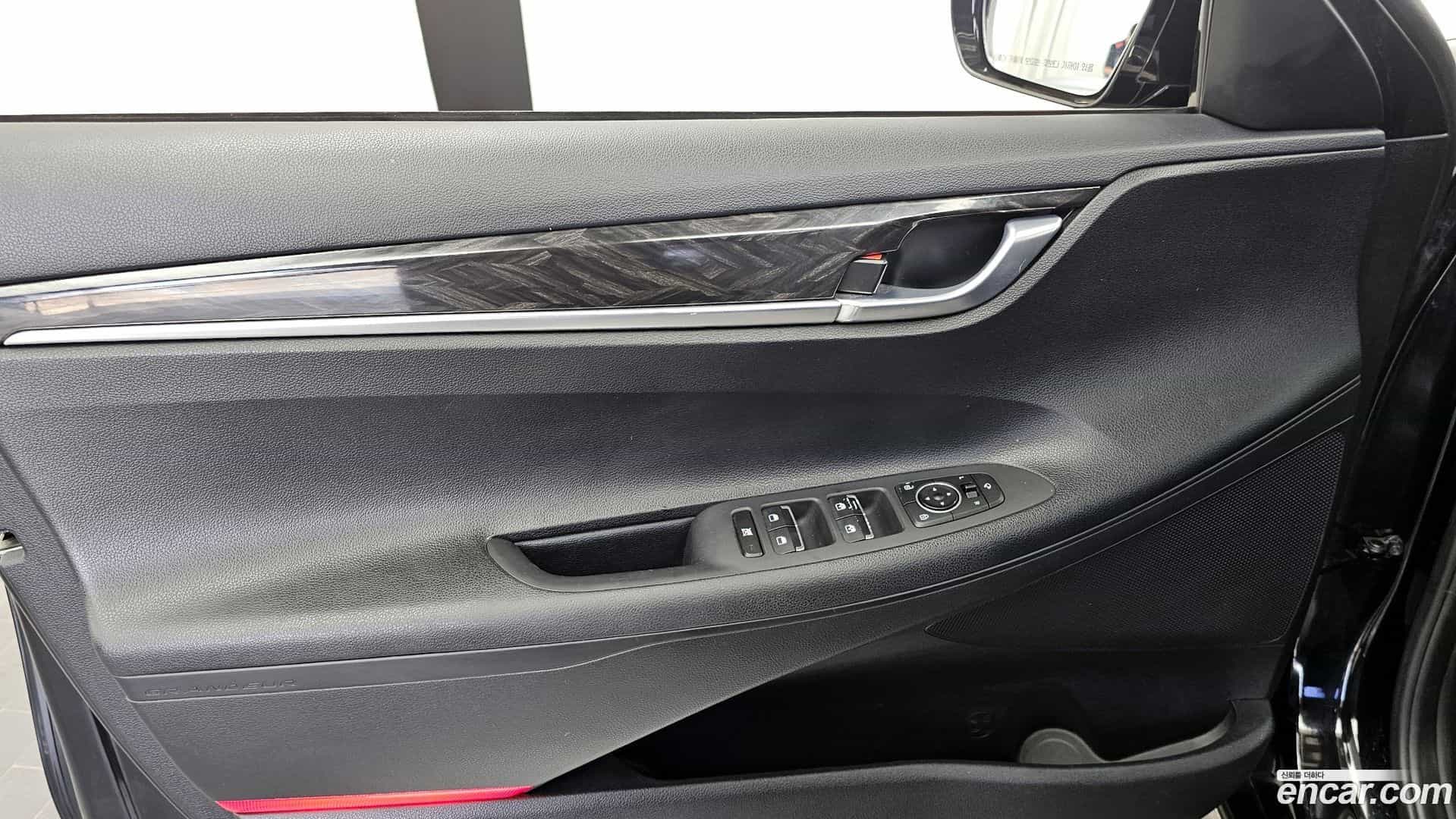 Grandeur Hyundai 2018.3-INNER-034
