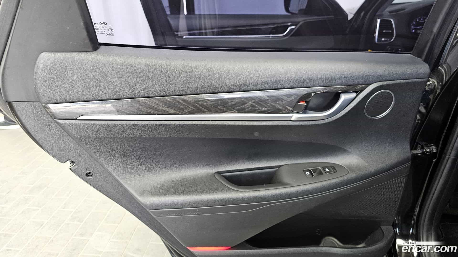 Grandeur Hyundai 2018.3-INNER-035