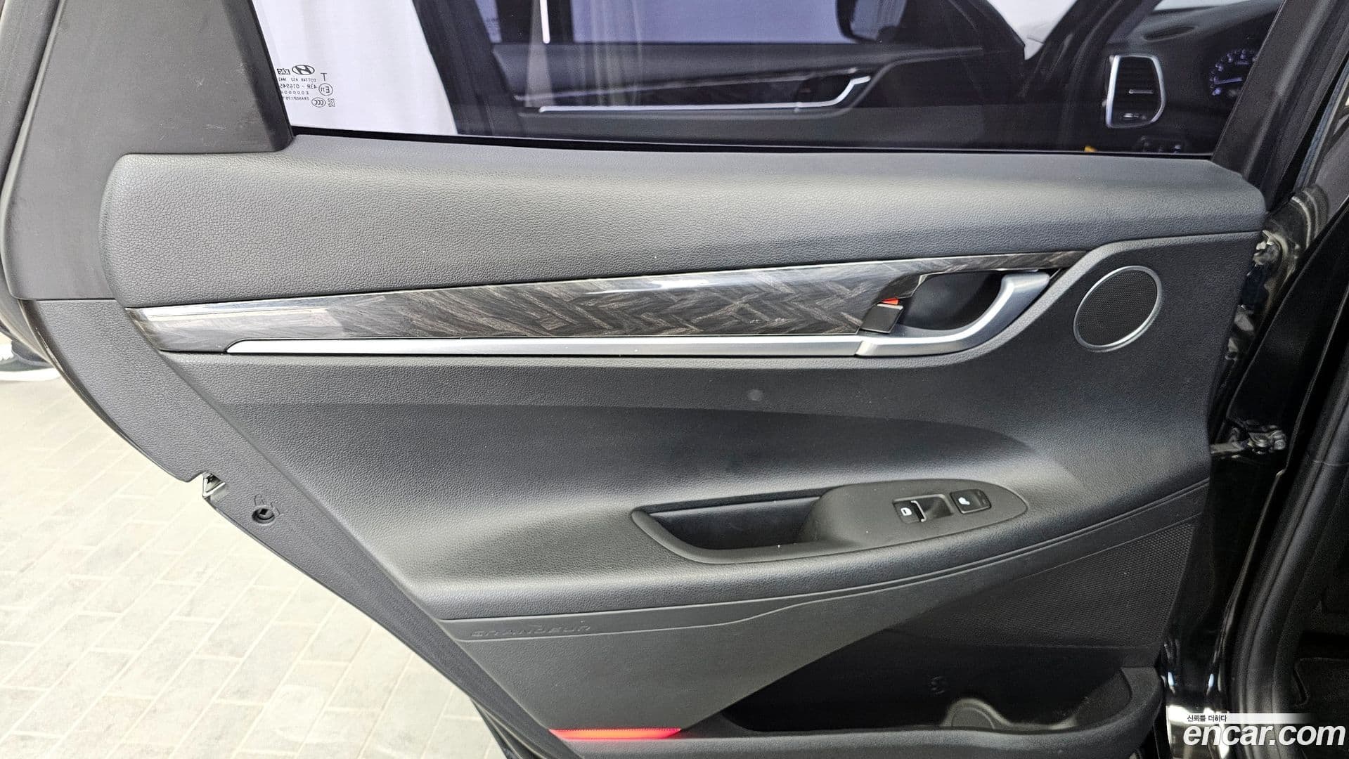 Main__Slider__Photo:Grandeur Hyundai 2018.3-24