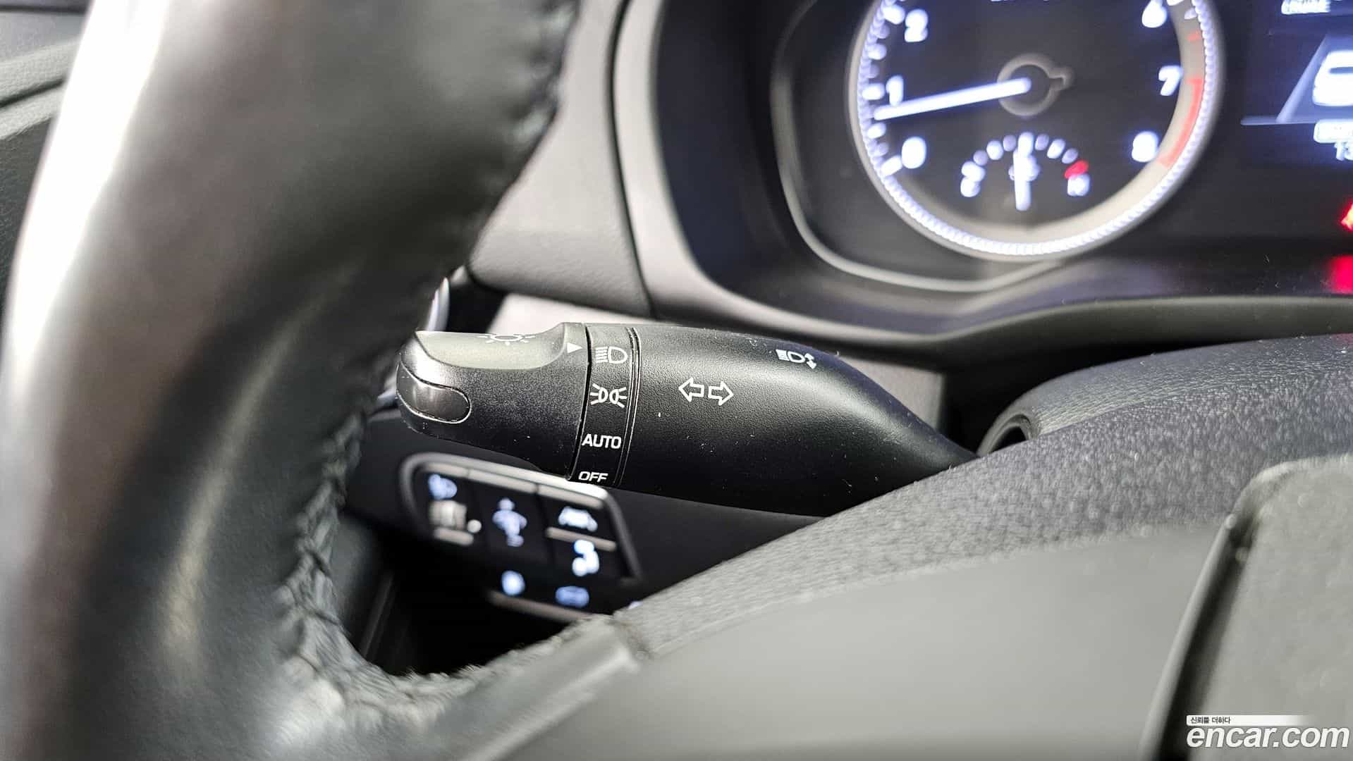 Grandeur Hyundai 2018.3-OPTION-042