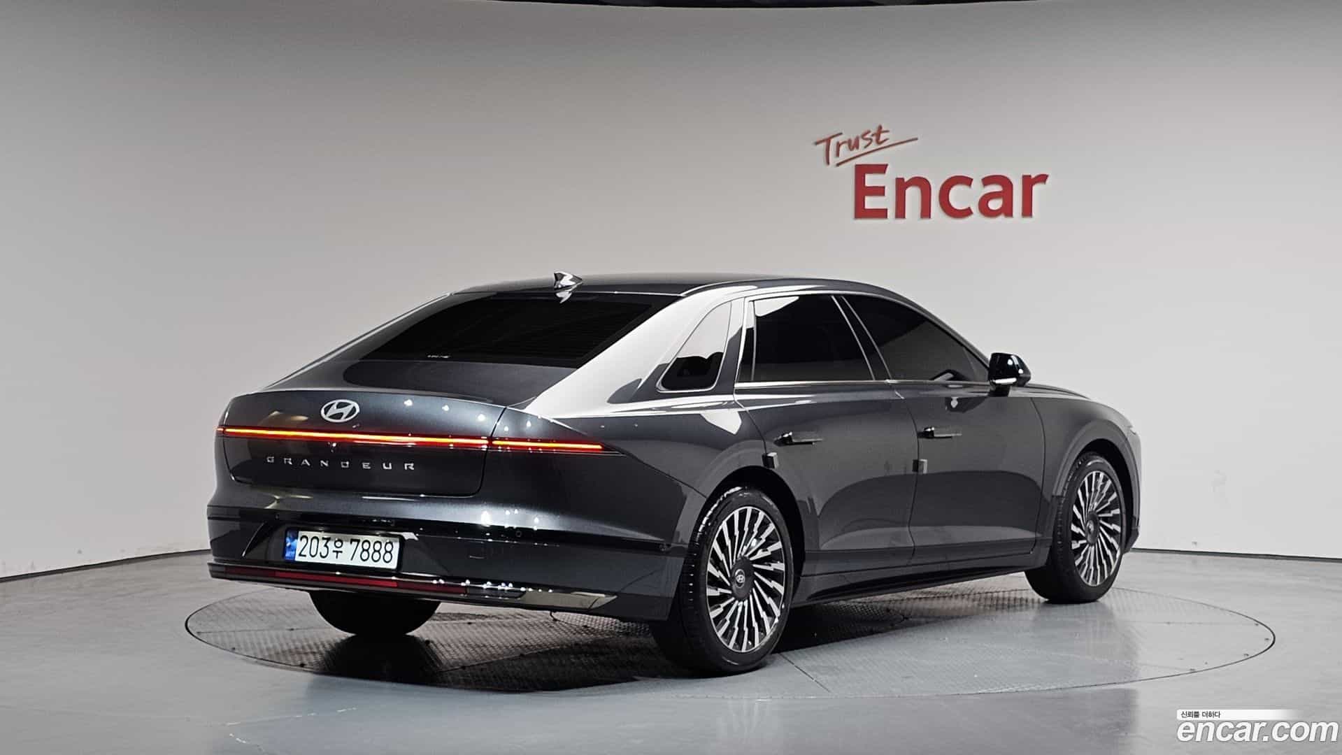 Grandeur Hyundai 2023.4-OUTER-002