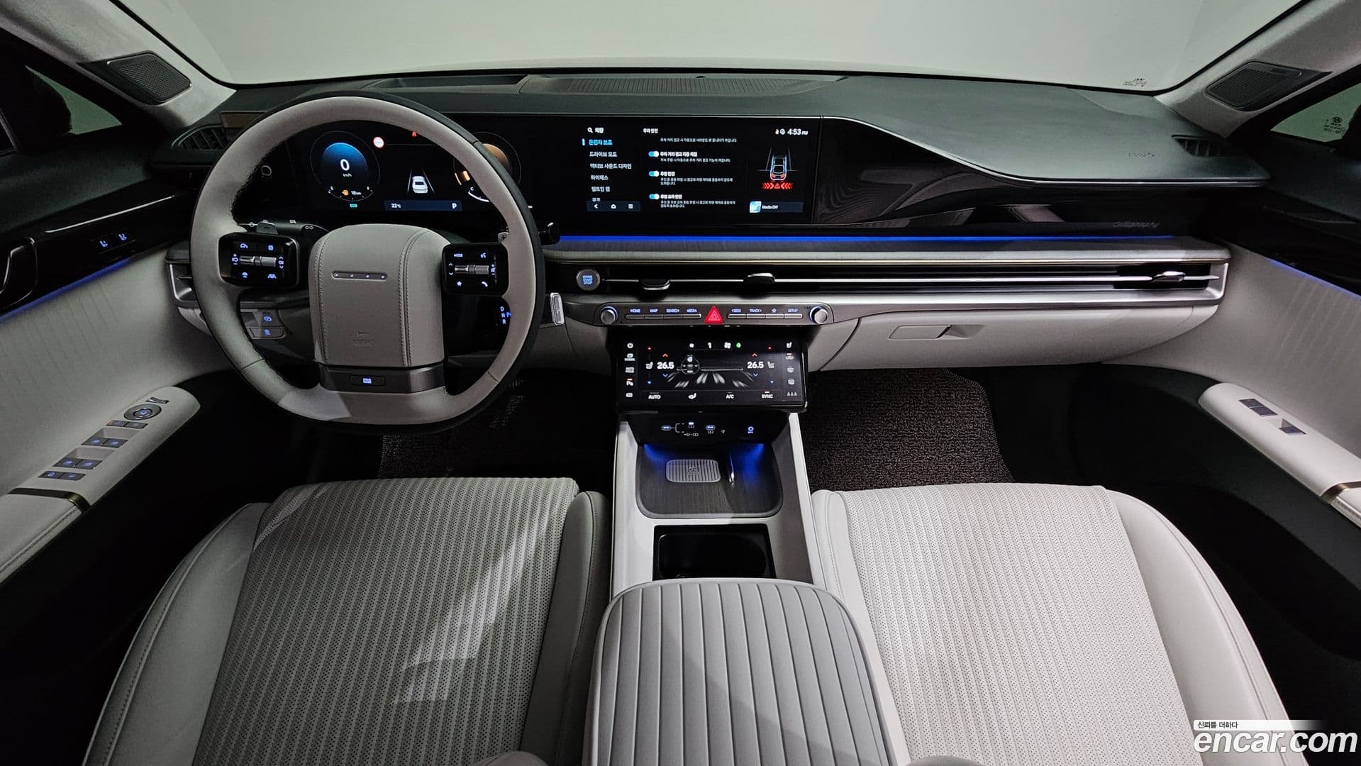 Main__Slider__Photo:Grandeur Hyundai 2023.4-6