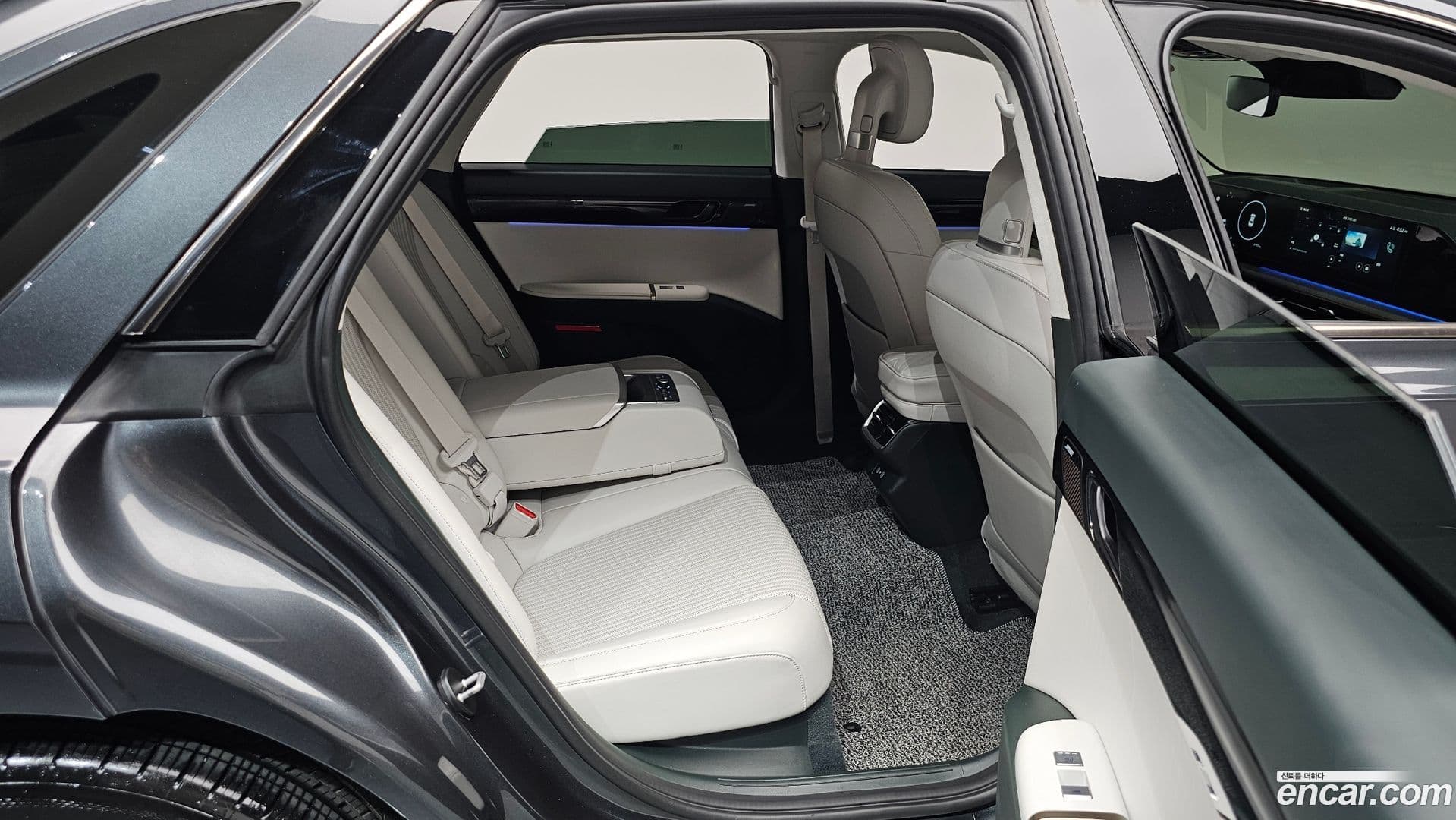 Main__Slider__Photo:Grandeur Hyundai 2023.4-10