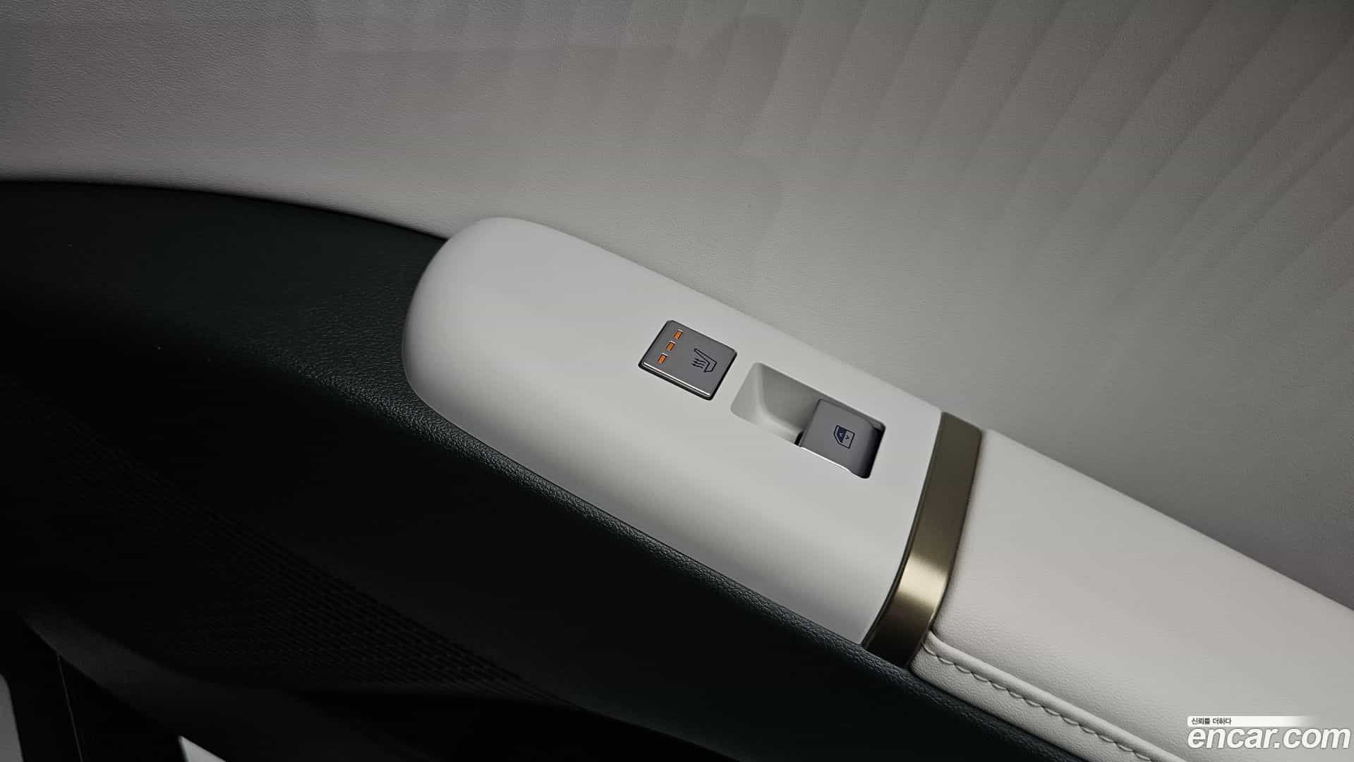 Grandeur Hyundai 2023.4-OPTION-023