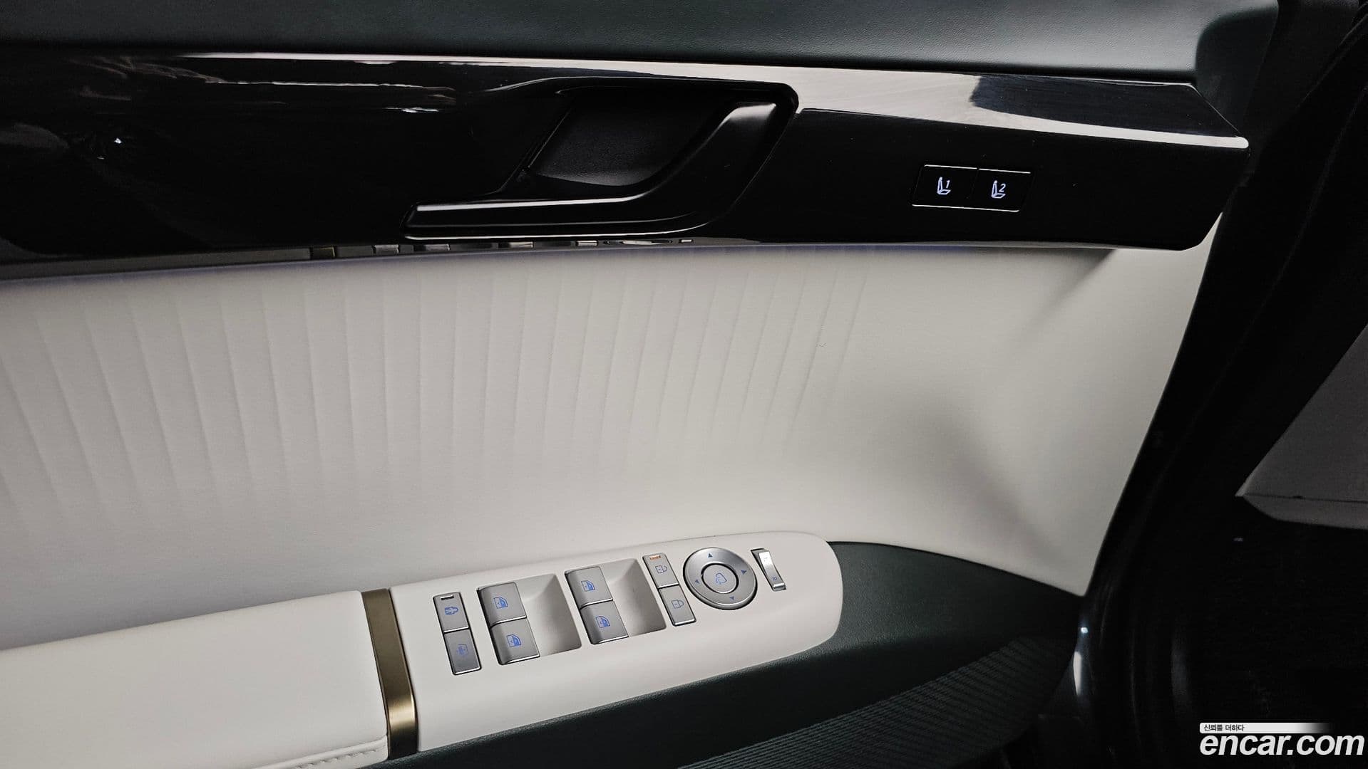 Main__Slider__Photo:Grandeur Hyundai 2023.4-26