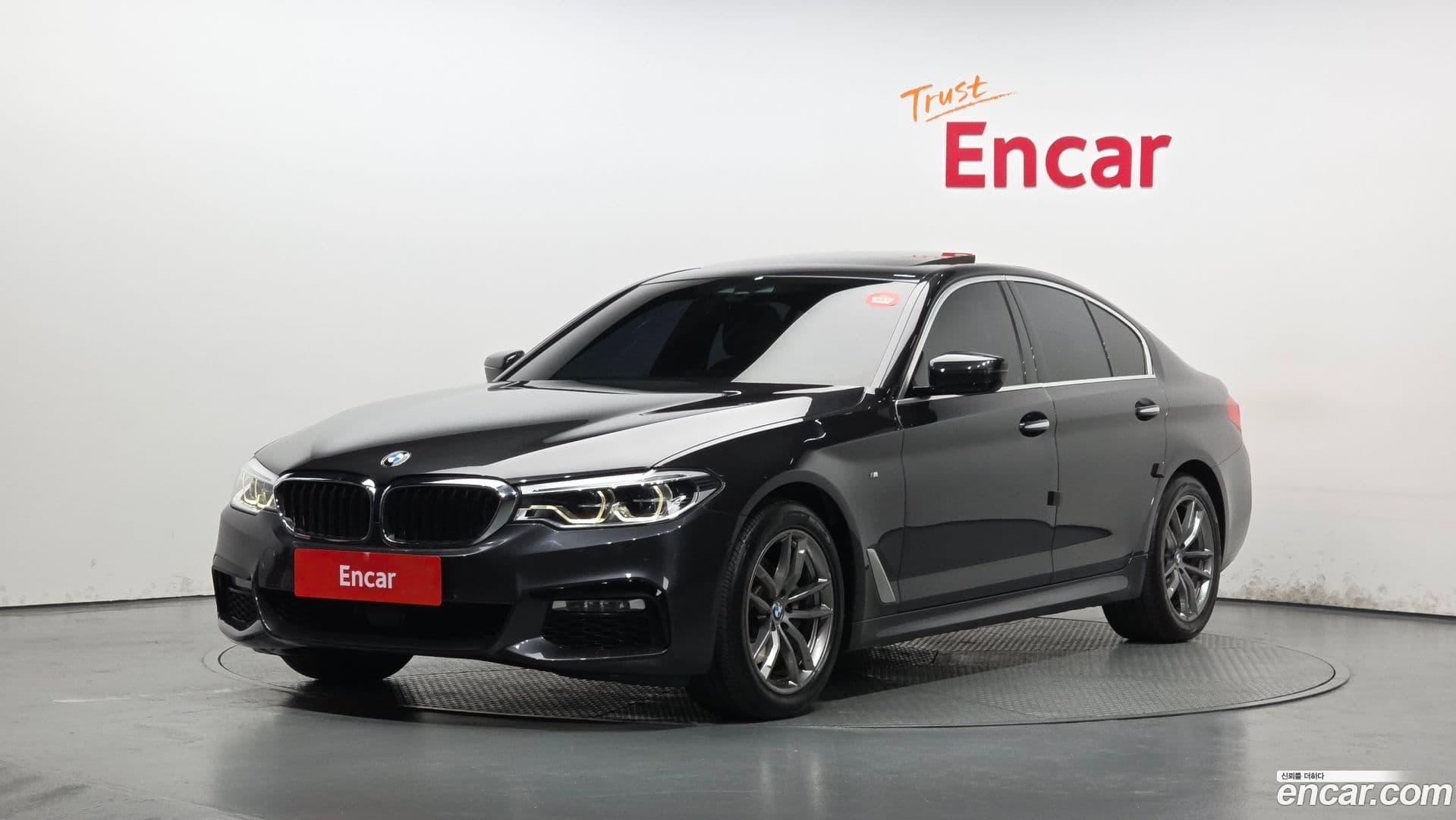 Main__Slider__Photo:5-Series BMW 2018.0-0