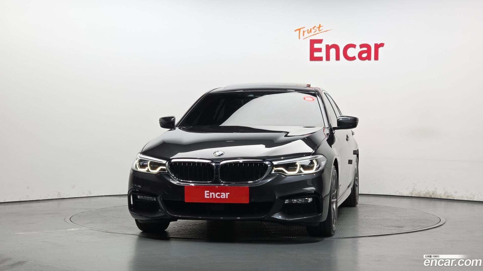 Main__Slider__Photo:5-Series BMW 2018.0-2