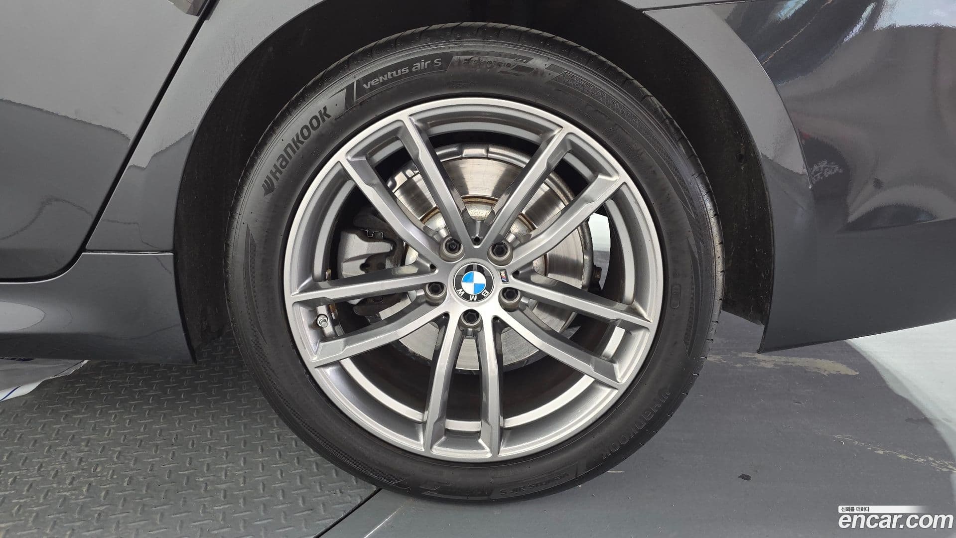 Main__Slider__Photo:5-Series BMW 2018.0-20