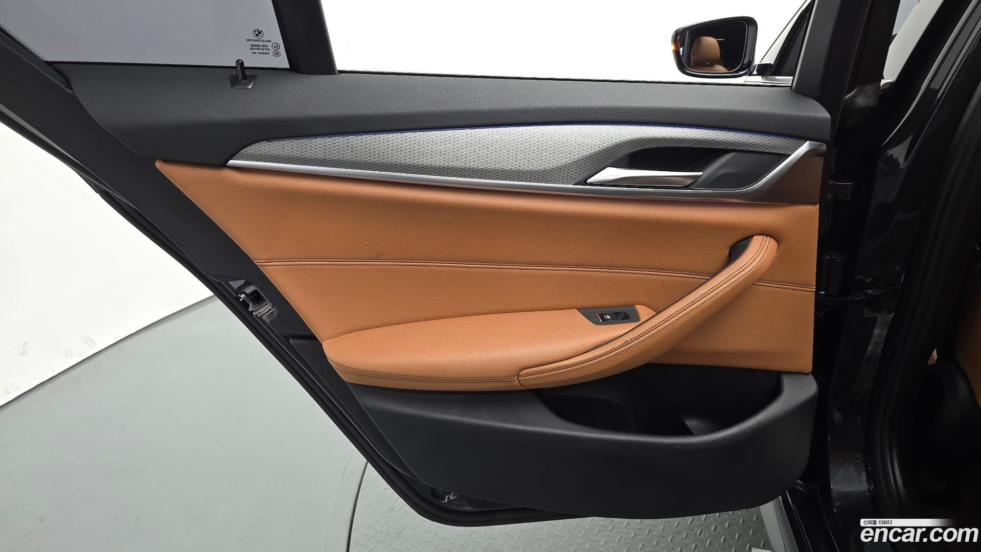 Main__Slider__Photo:5-Series BMW 2018.0-24