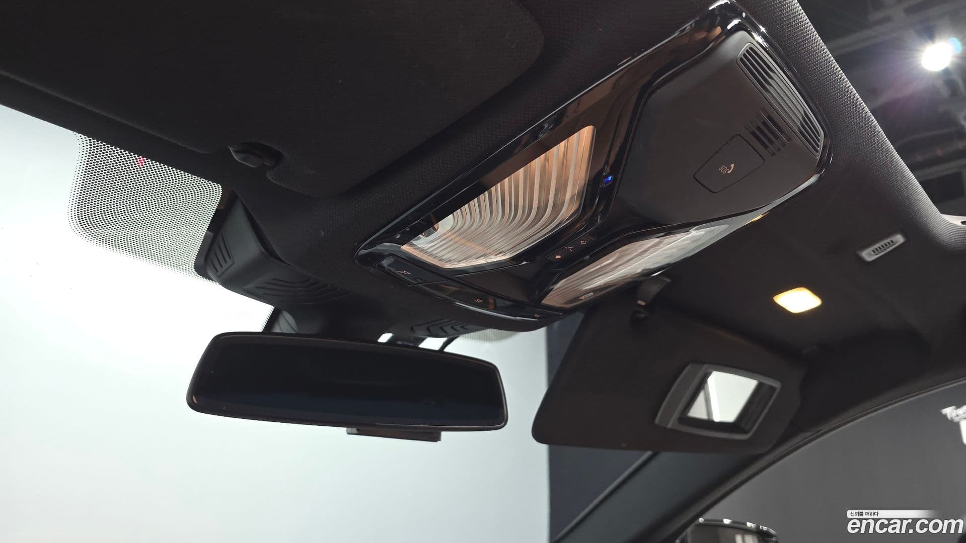 Main__Slider__Photo:5-Series BMW 2018.0-25
