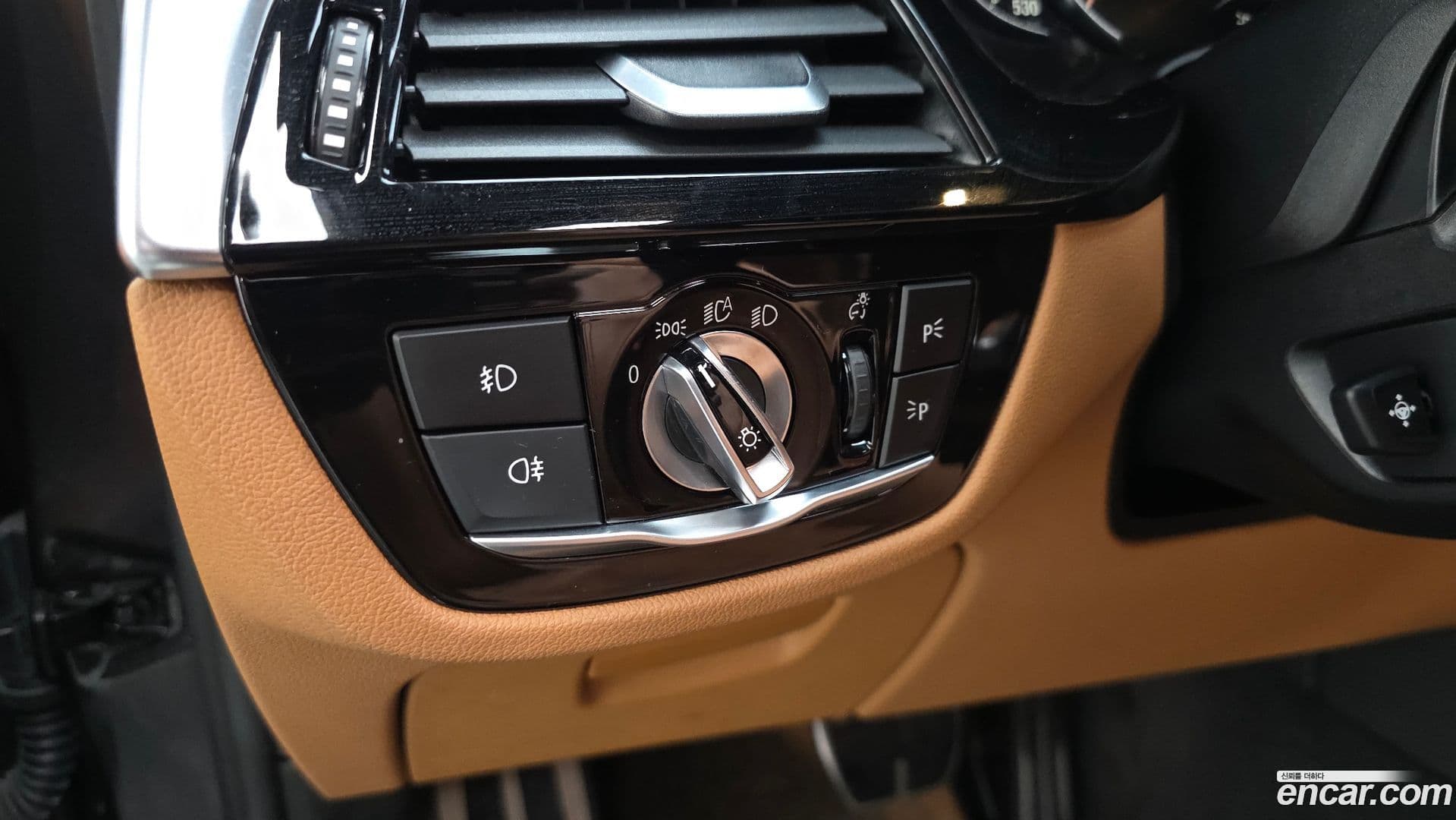 Main__Slider__Photo:5-Series BMW 2018.0-28