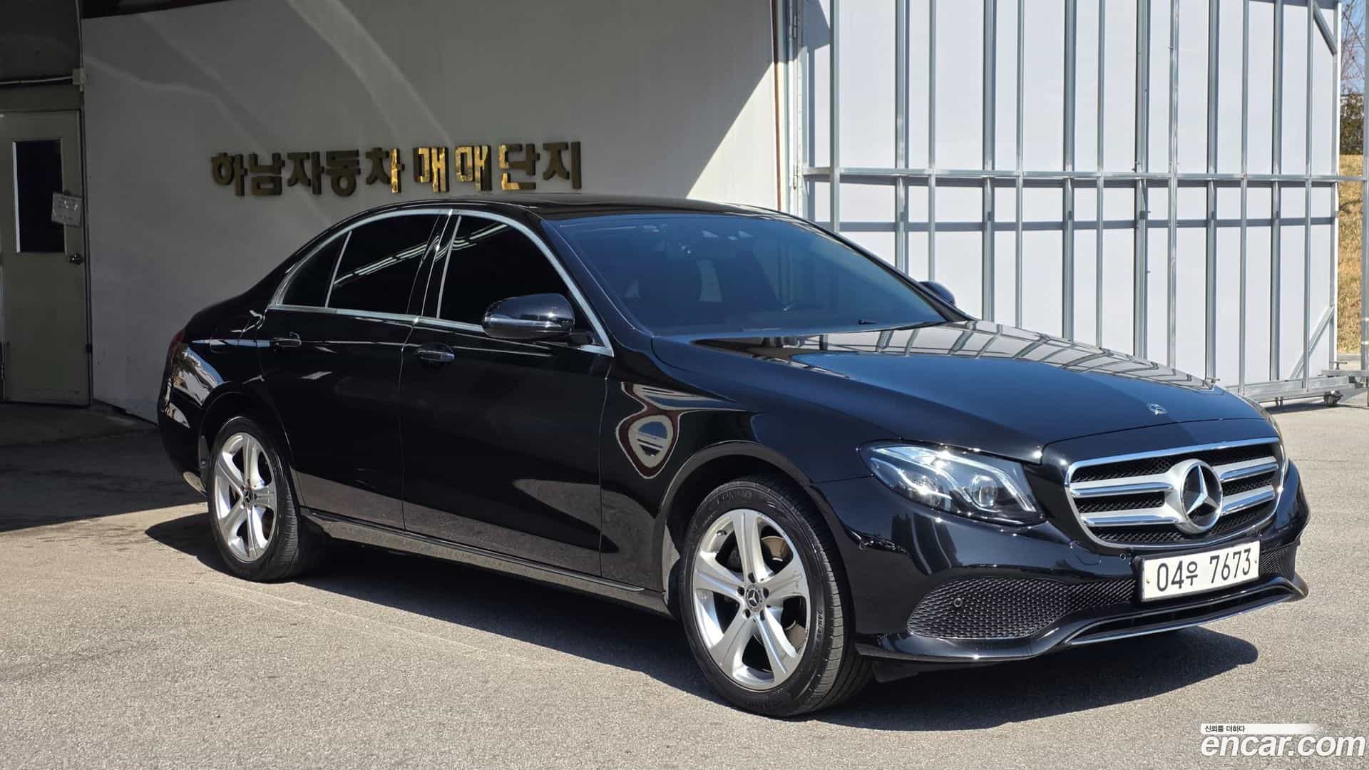 E-Class Mercedes-Benz 2017.5-OUTER-001