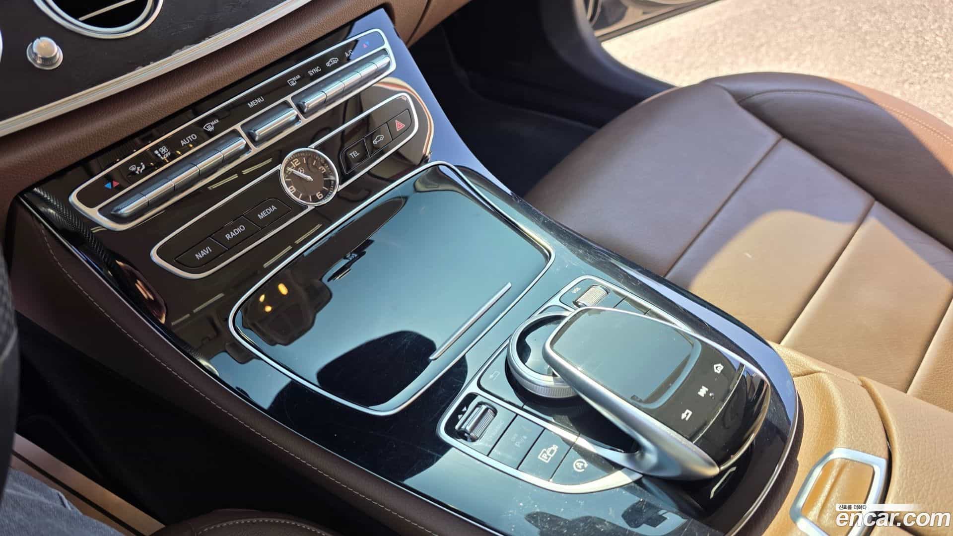 E-Class Mercedes-Benz 2017.5-INNER-010
