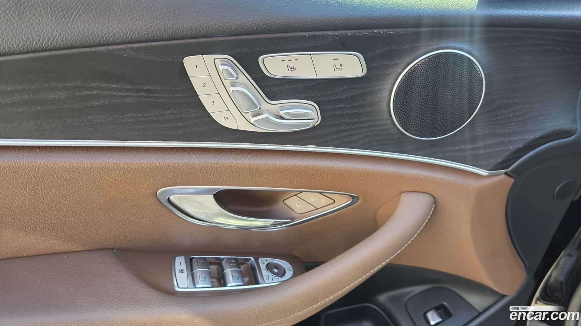 E-Class Mercedes-Benz 2017.5-OPTION-017