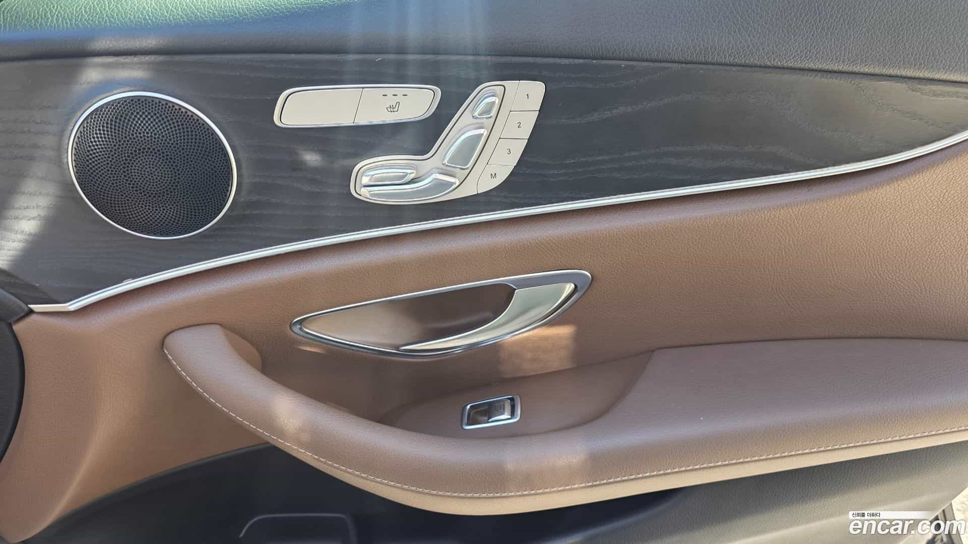 E-Class Mercedes-Benz 2017.5-OPTION-019