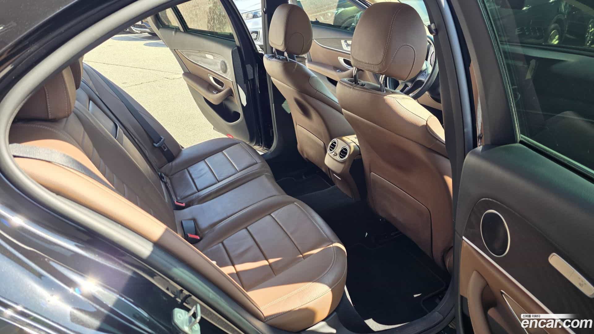 E-Class Mercedes-Benz 2017.5-OPTION-020