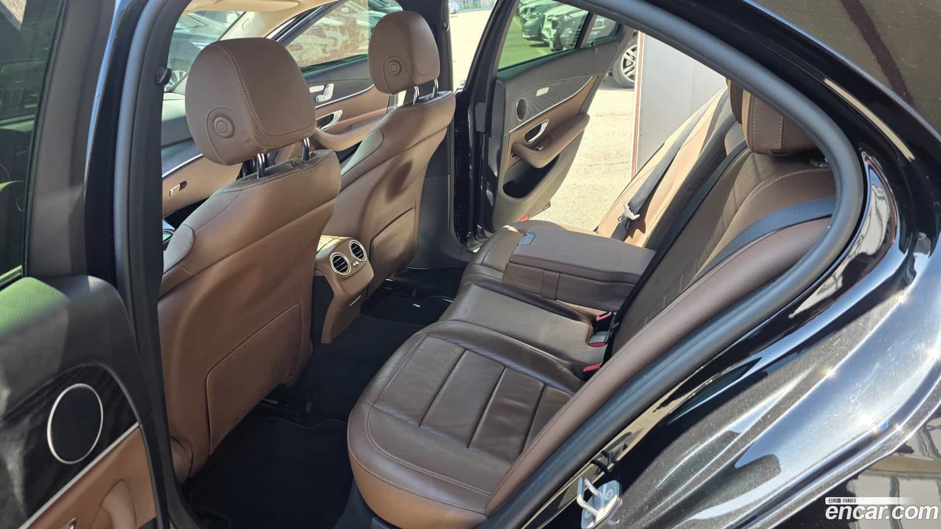 E-Class Mercedes-Benz 2017.5-OPTION-022