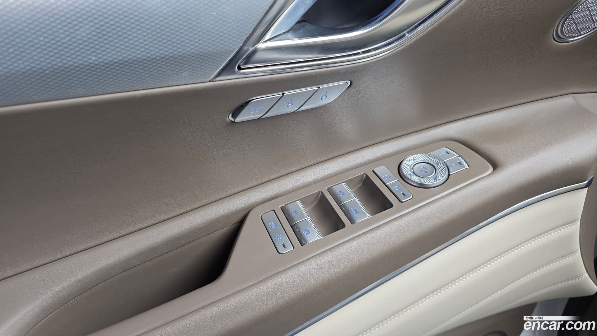 Main__Slider__Photo:GV80 Genesis 2023.0-19