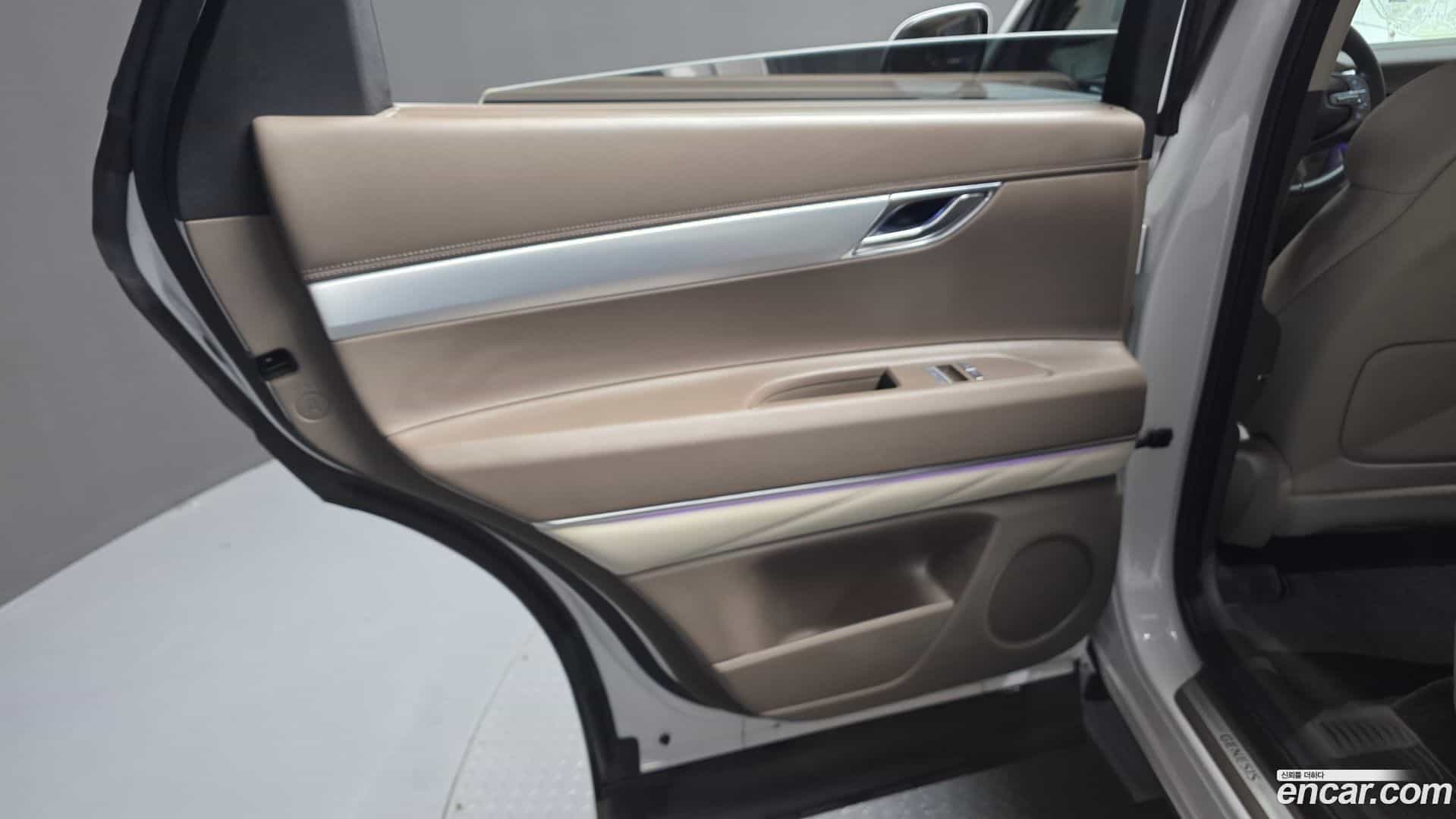 GV80 Genesis 2023.0-INNER-035