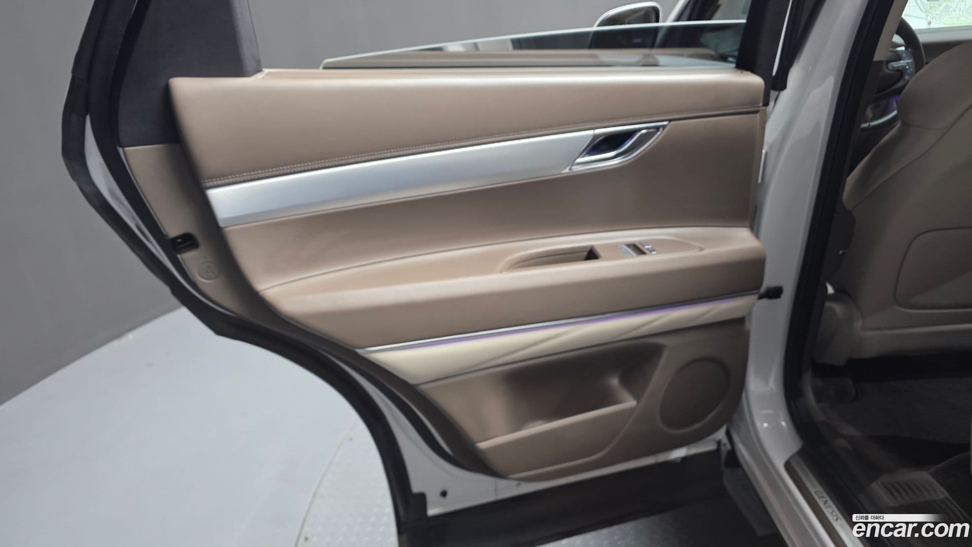 Main__Slider__Photo:GV80 Genesis 2023.0-24