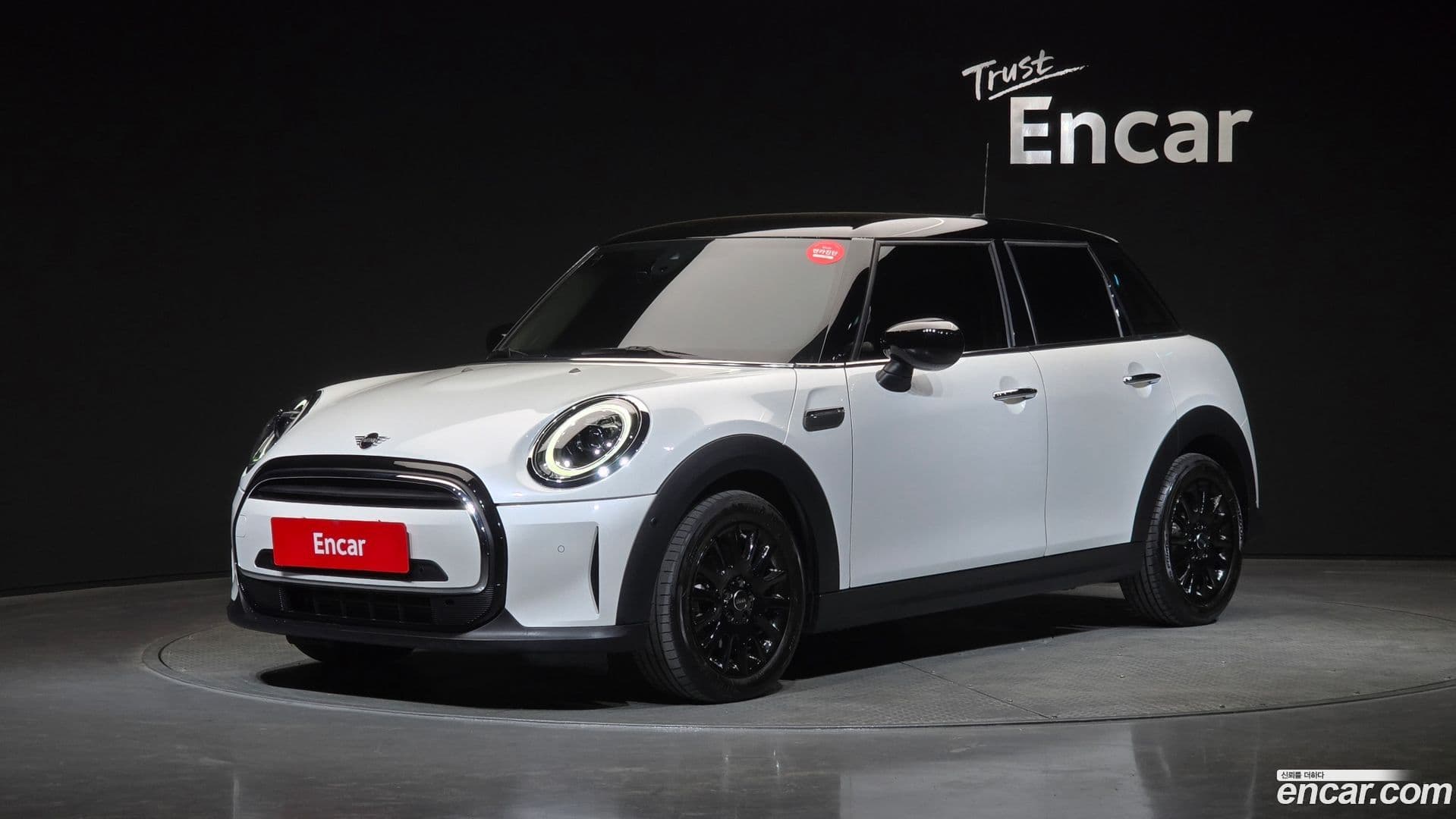 Main__Slider__Photo:Cooper Mini 2024.4-0