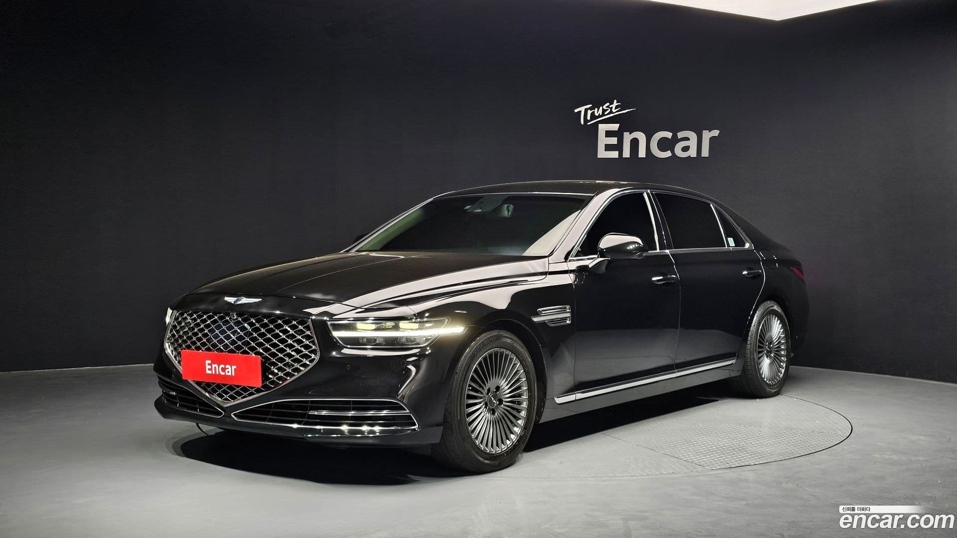 Main__Slider__Photo:G90 Genesis 2019.4-0