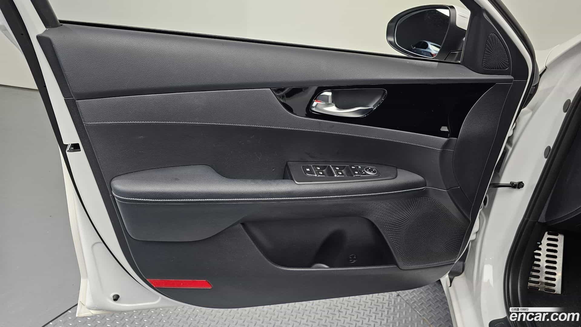 K3 Kia 2024.2-INNER-034